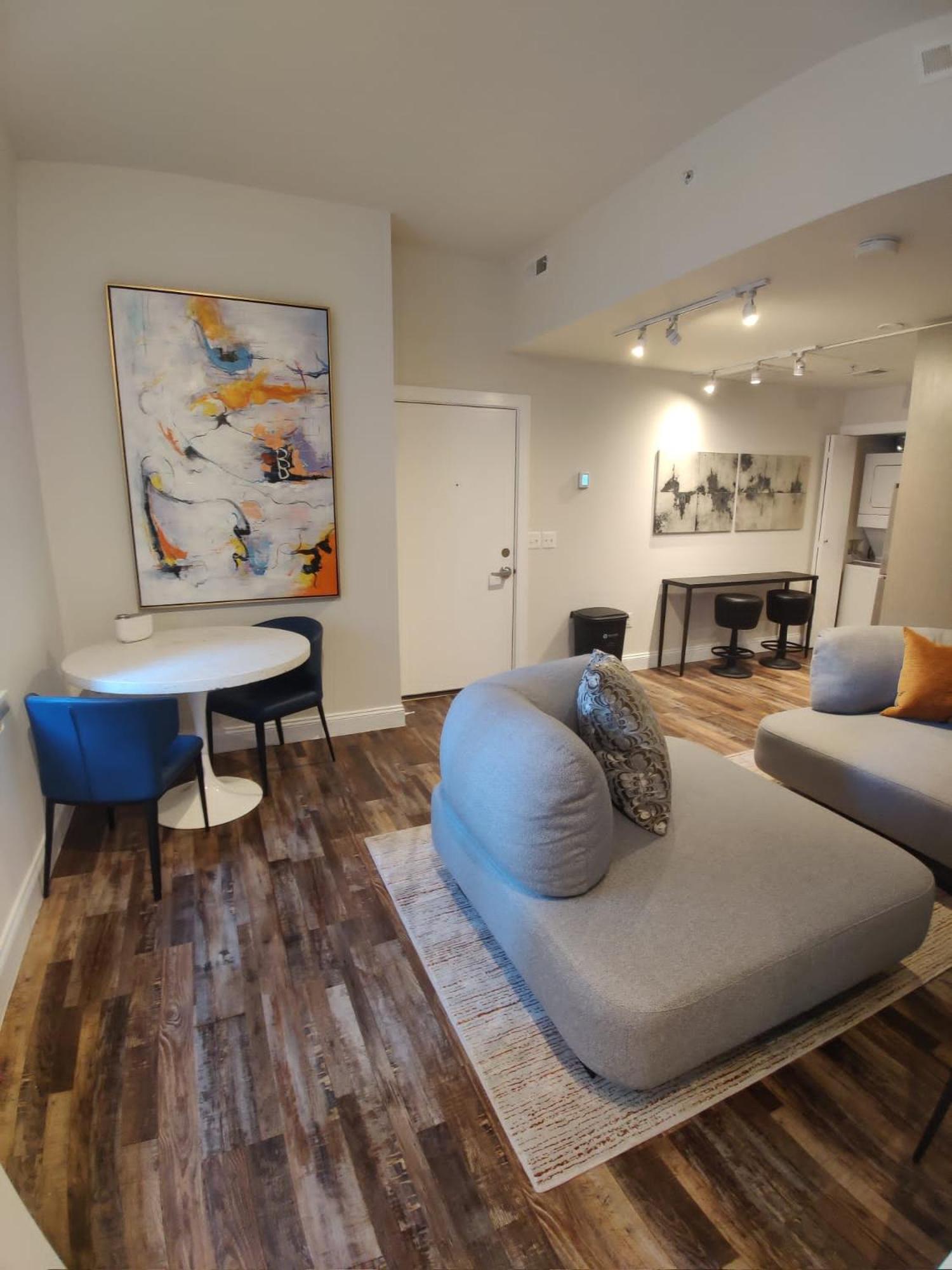 Inner Harbor's Best Furnished Luxury Apartments apts - Property Image 8