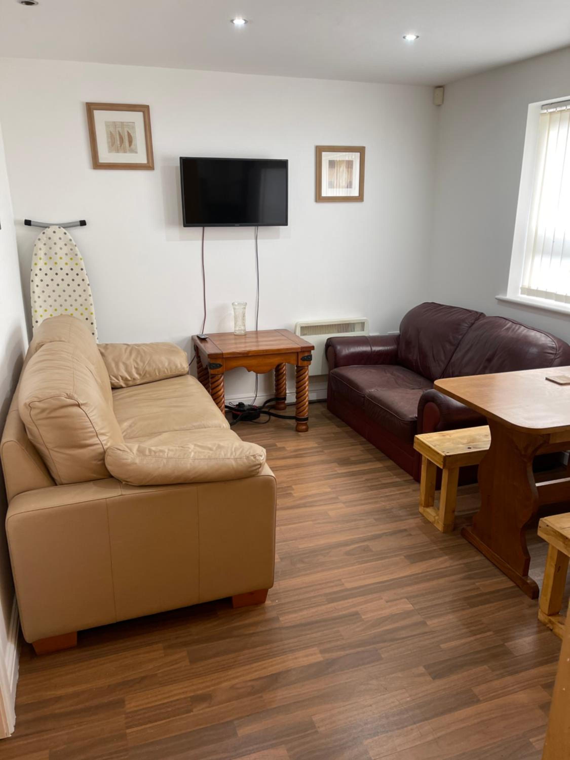 Modern, Quiet, Sleeps 10, Parking, Anfield, Beatles, Liverpool view 3