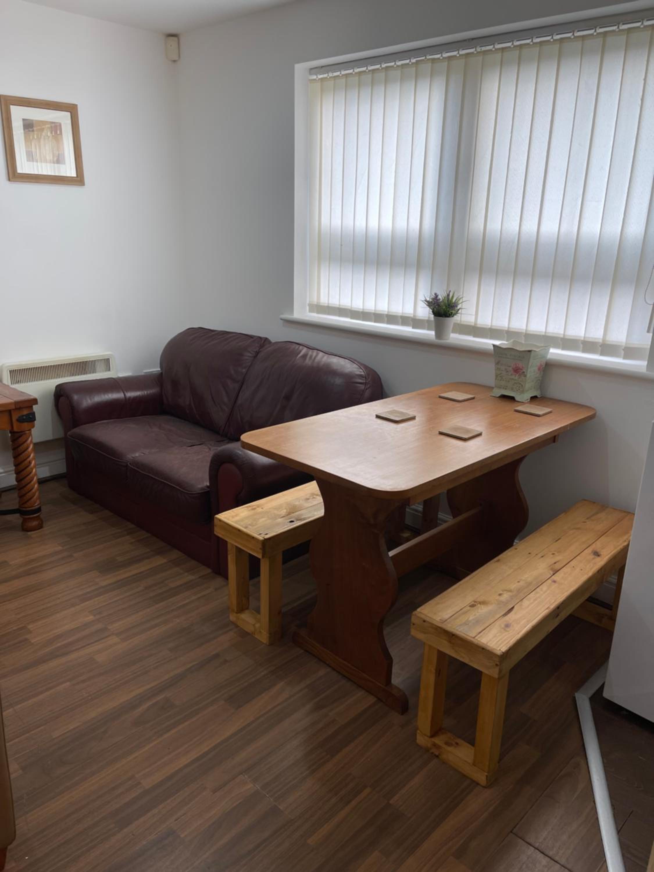 Modern, Quiet, Sleeps 10, Parking, Anfield, Beatles, Liverpool view 4
