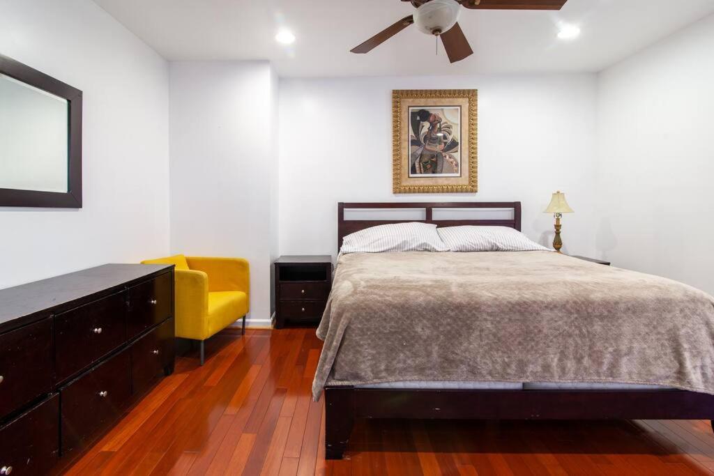 Relaxing, Spacious, Private, Walkable in Petworth! view 3