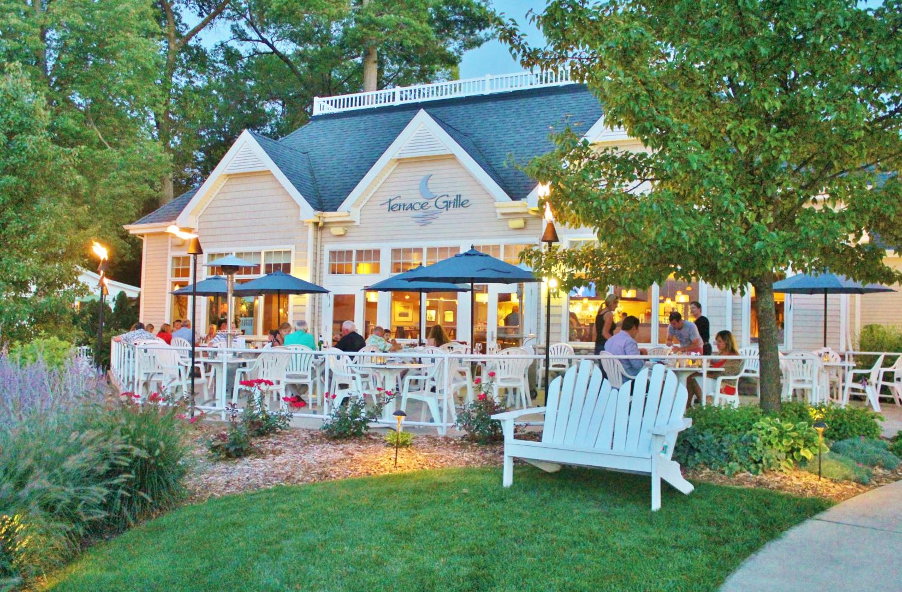 Bay Pointe Inn