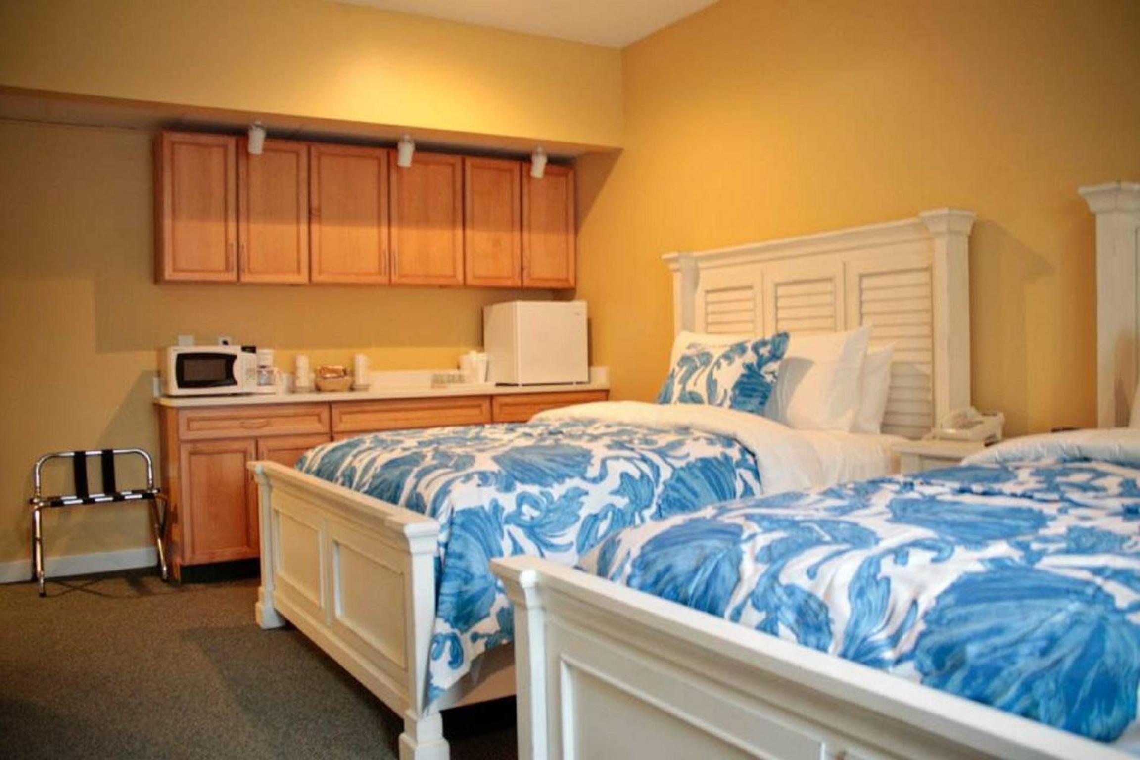 Bay Pointe Inn