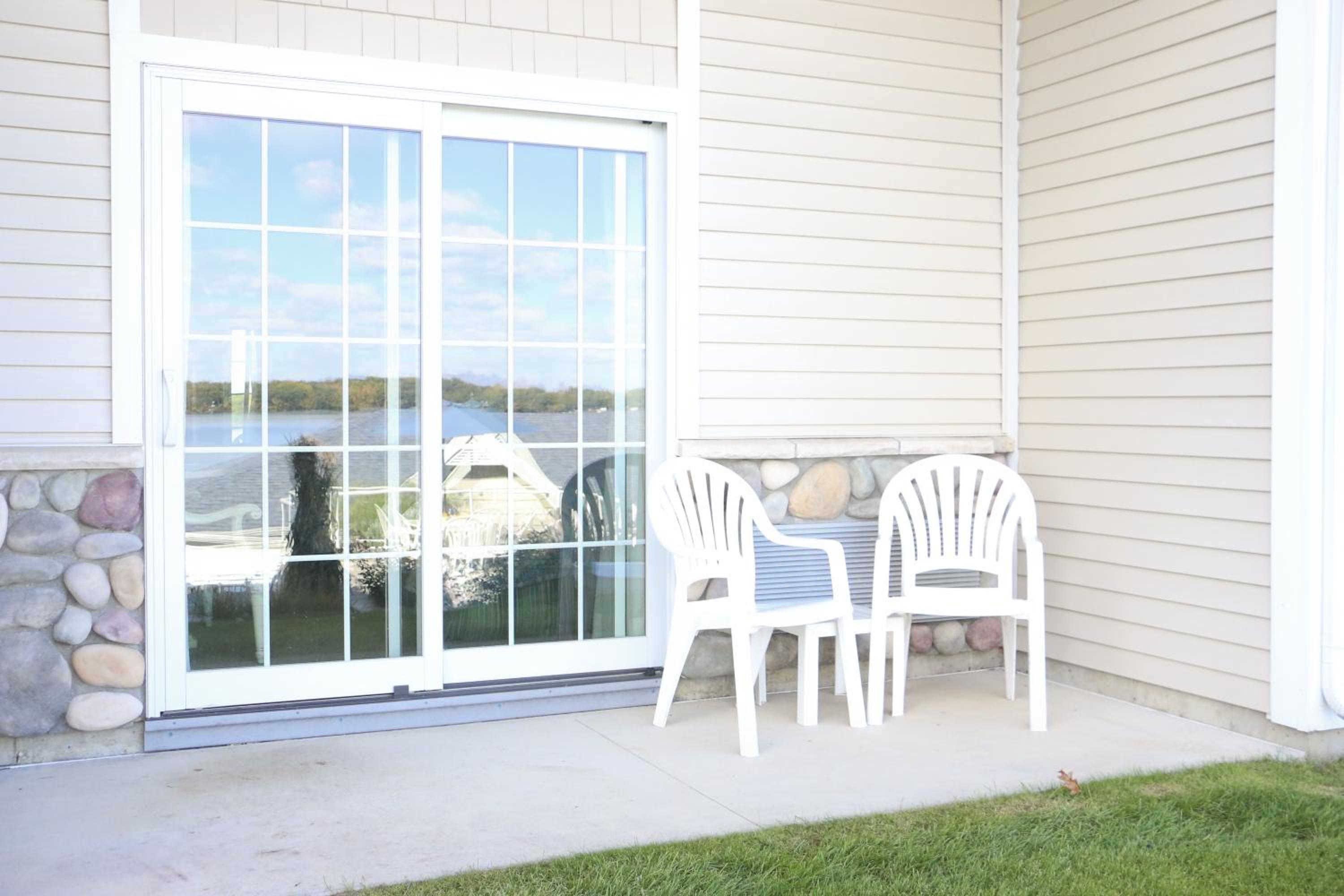 Bay Pointe Inn