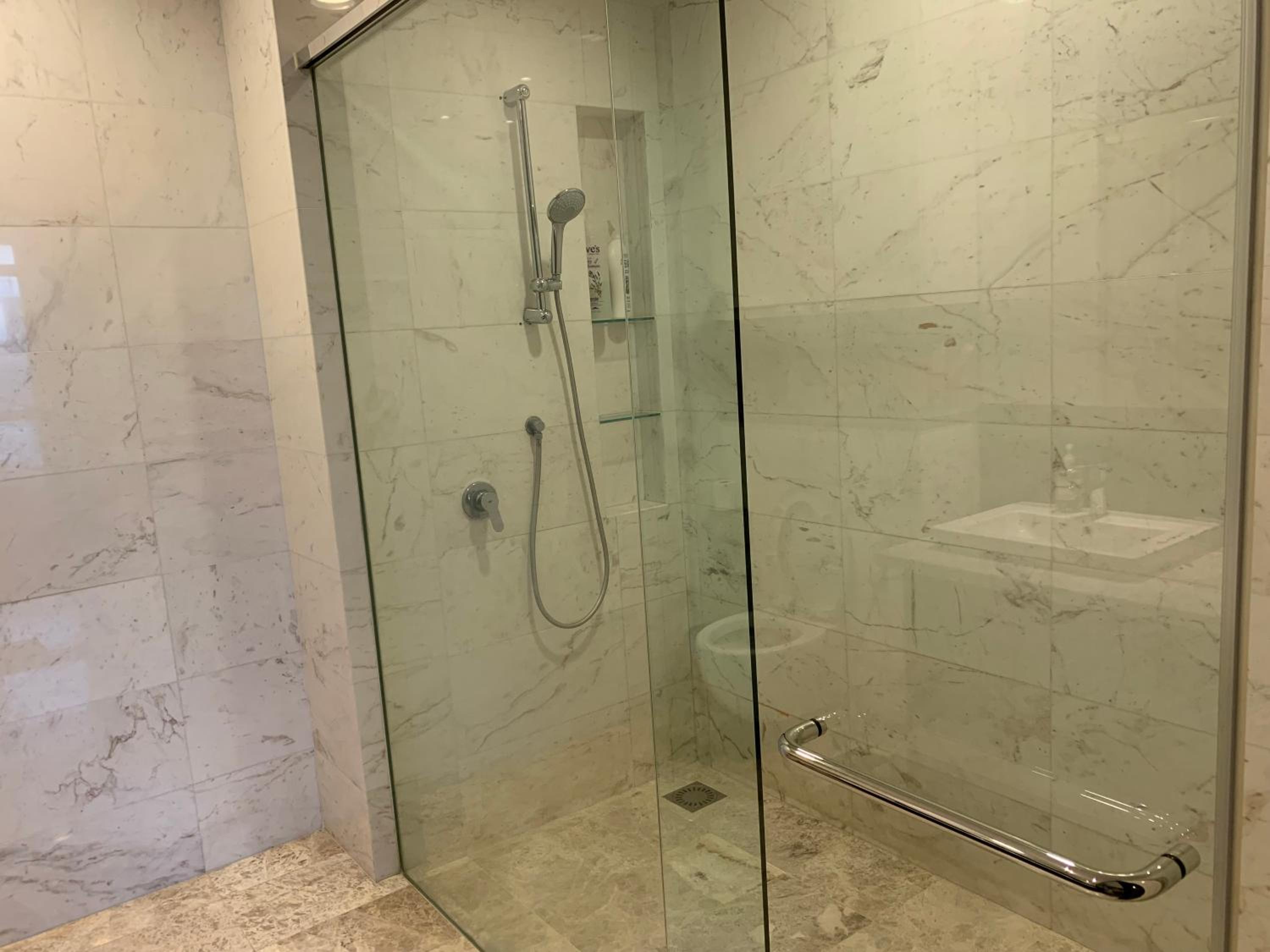 Platinum Suites by Homie SkyBay