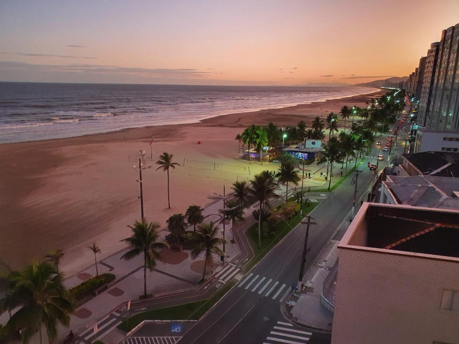 Apartamento de frente para o mar Praia Grande SP