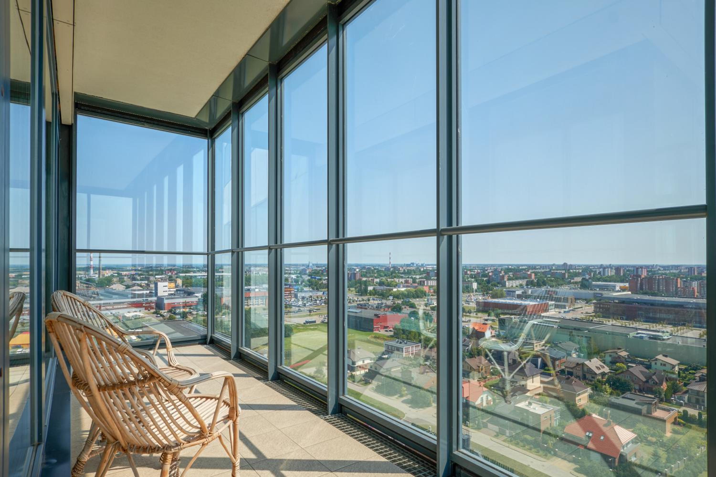 Sea view apartment on 19th floor view 3
