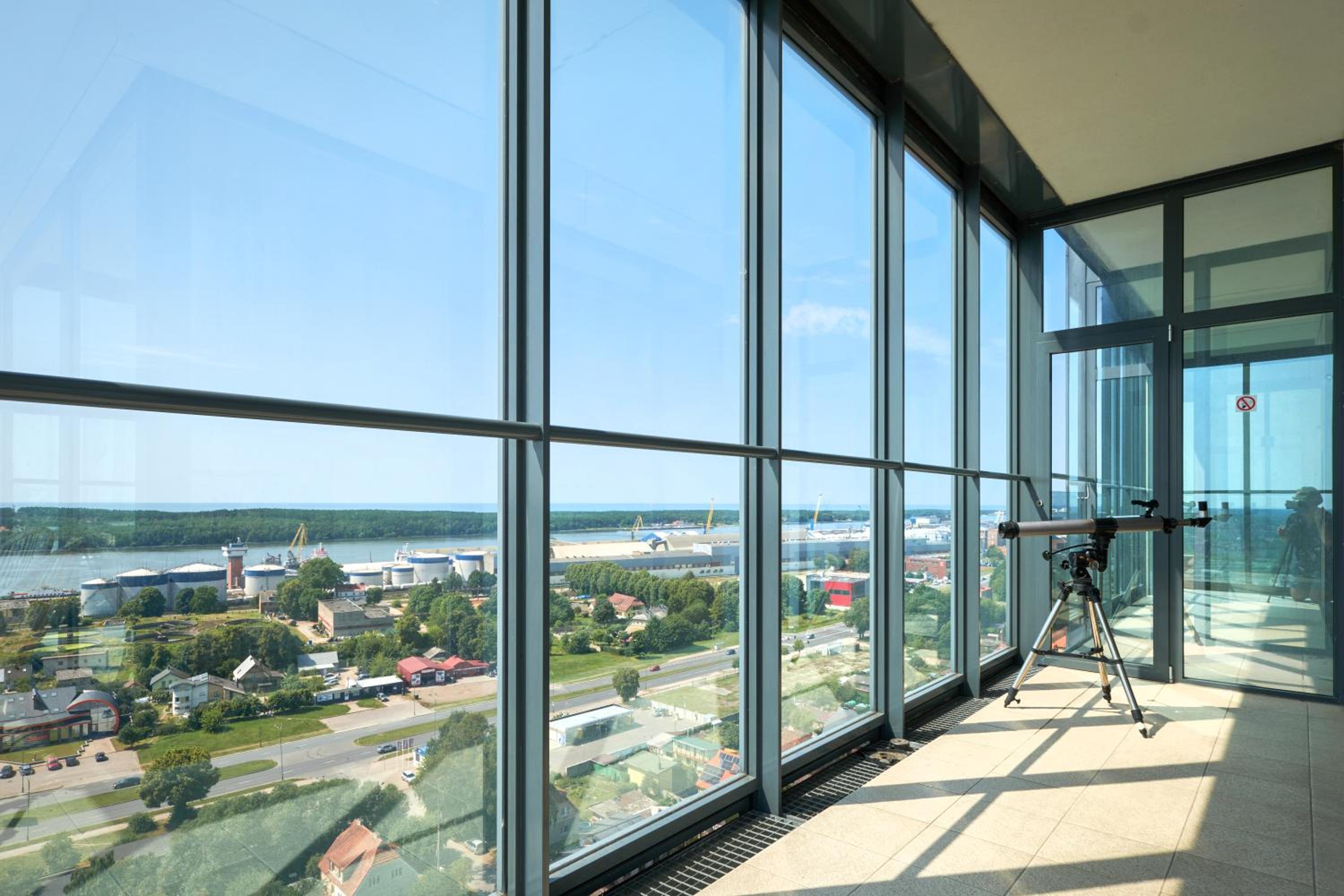 Sea view apartment on 19th floor view 5