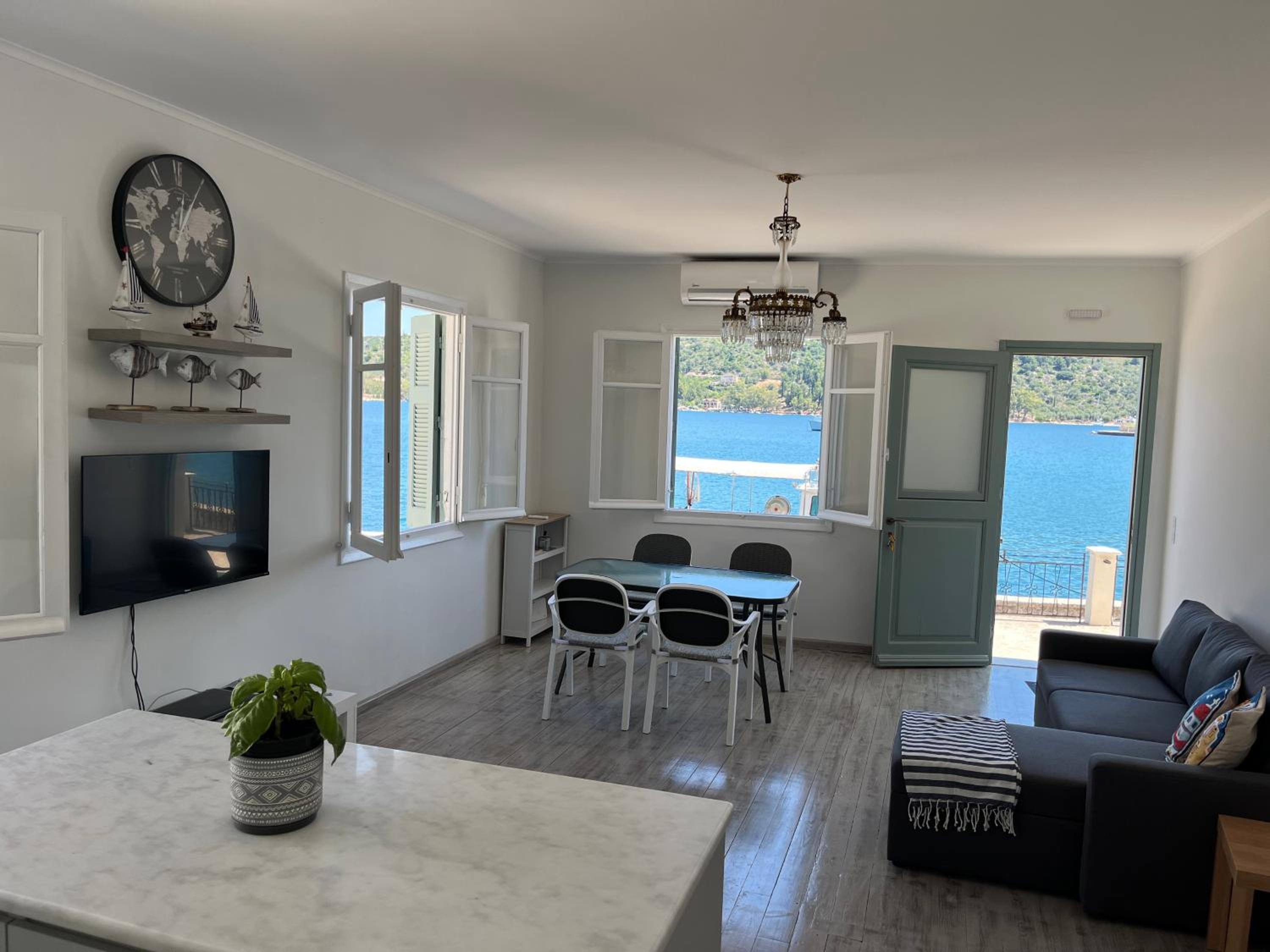 Modern cottage on the sea view 4