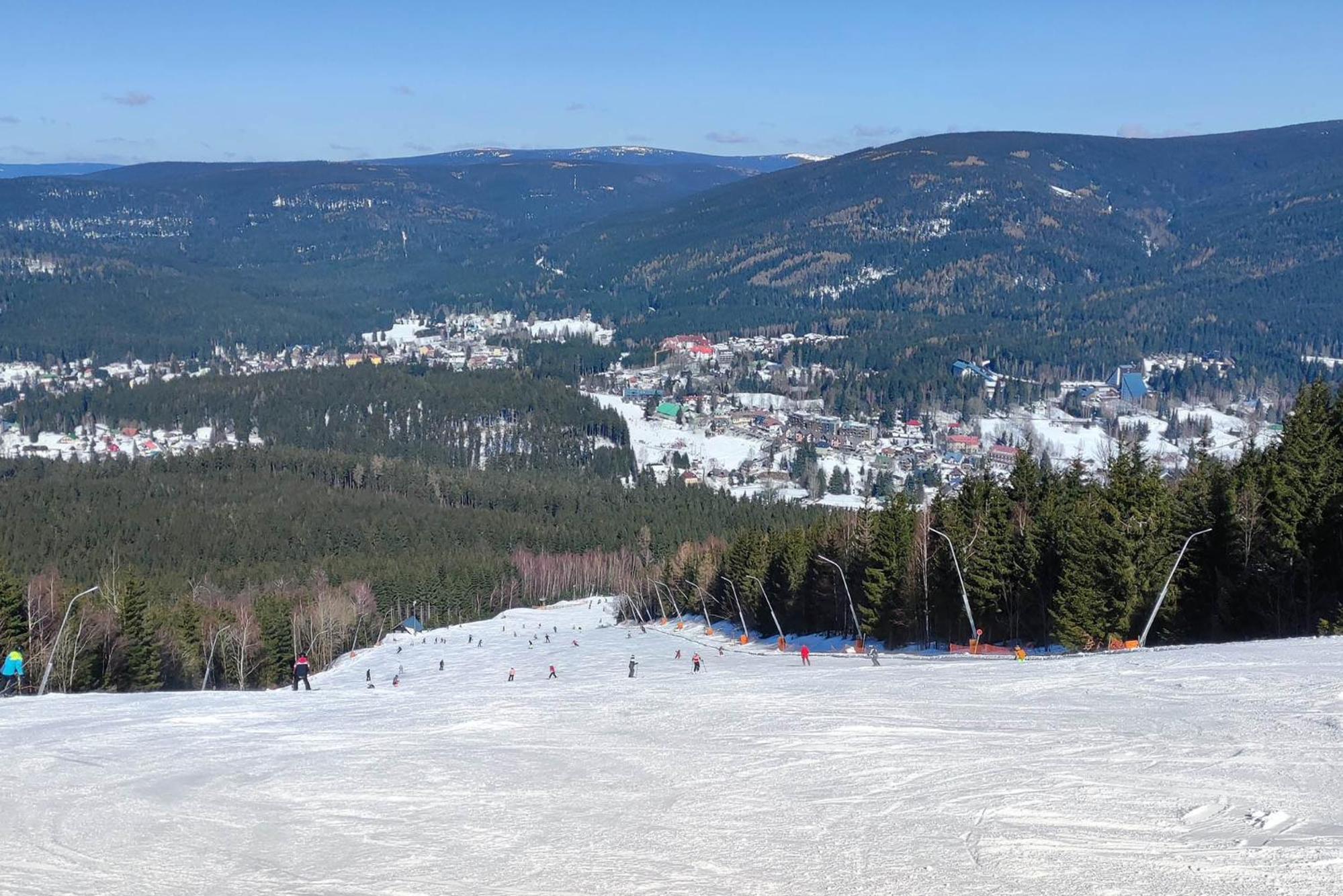 ENJOYHARRACHOV - Atraktivní slunný klimatizovaný apartmán 14 v centru se saunou, parkováním, Wifi-WLAN, SAT, herní konzolí, PC s win 10, Netflix zdarma a m