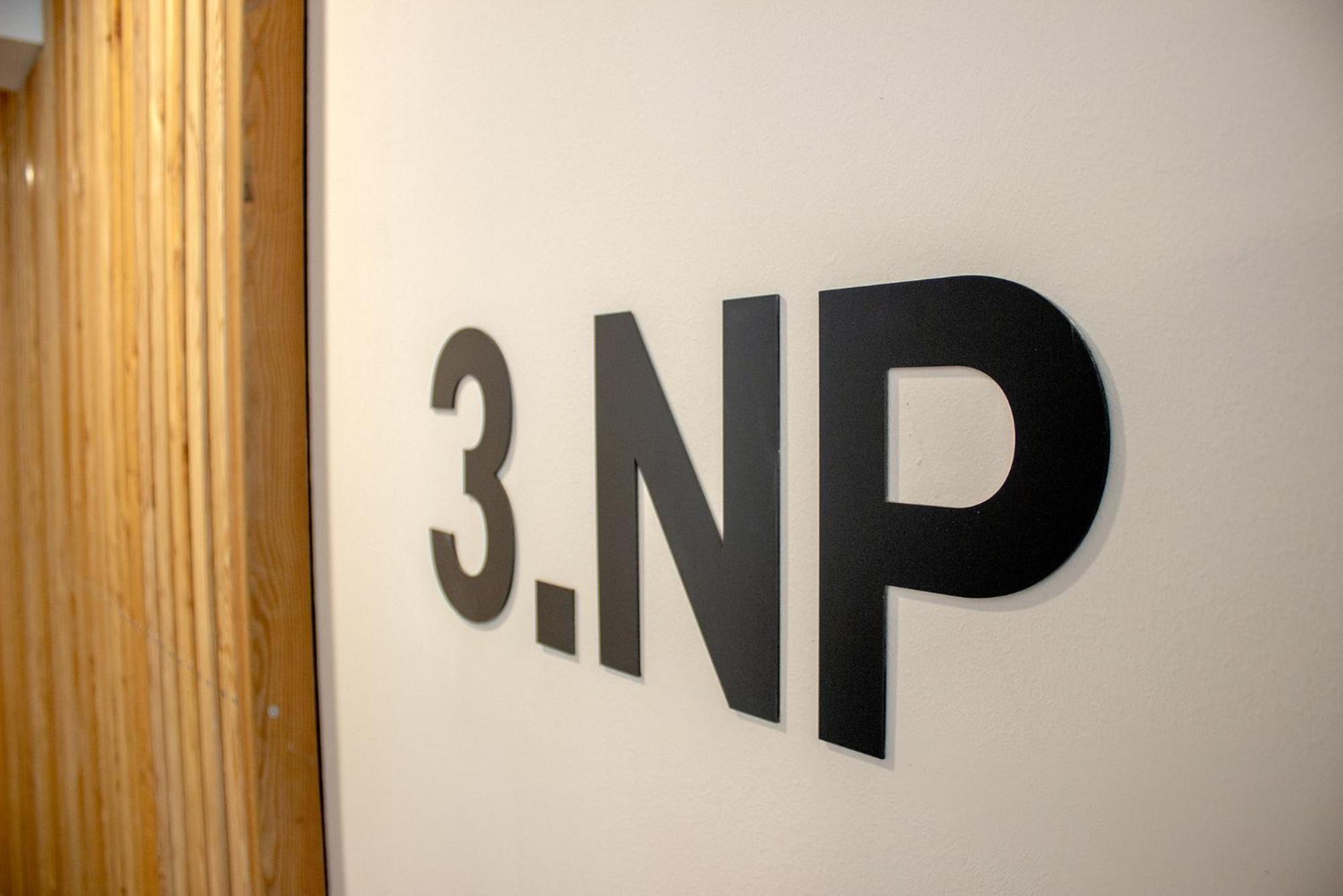 ENJOYHARRACHOV - Atraktivní slunný klimatizovaný apartmán 14 v centru se saunou, parkováním, Wifi-WLAN, SAT, herní konzolí, PC s win 10, Netflix zdarma a m