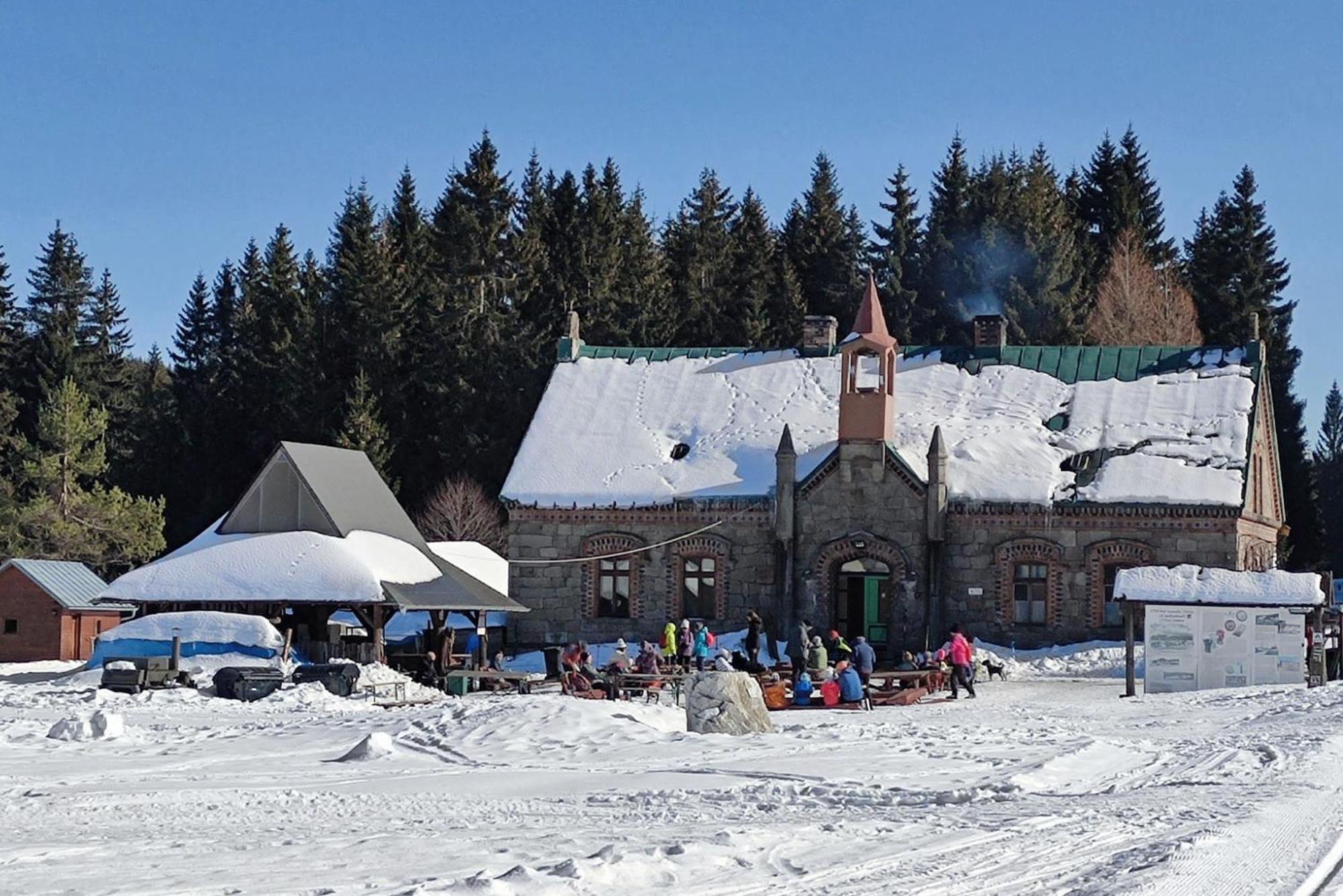 ENJOYHARRACHOV - Atraktivní slunný klimatizovaný apartmán 14 v centru se saunou, parkováním, Wifi-WLAN, SAT, herní konzolí, PC s win 10, Netflix zdarma a m