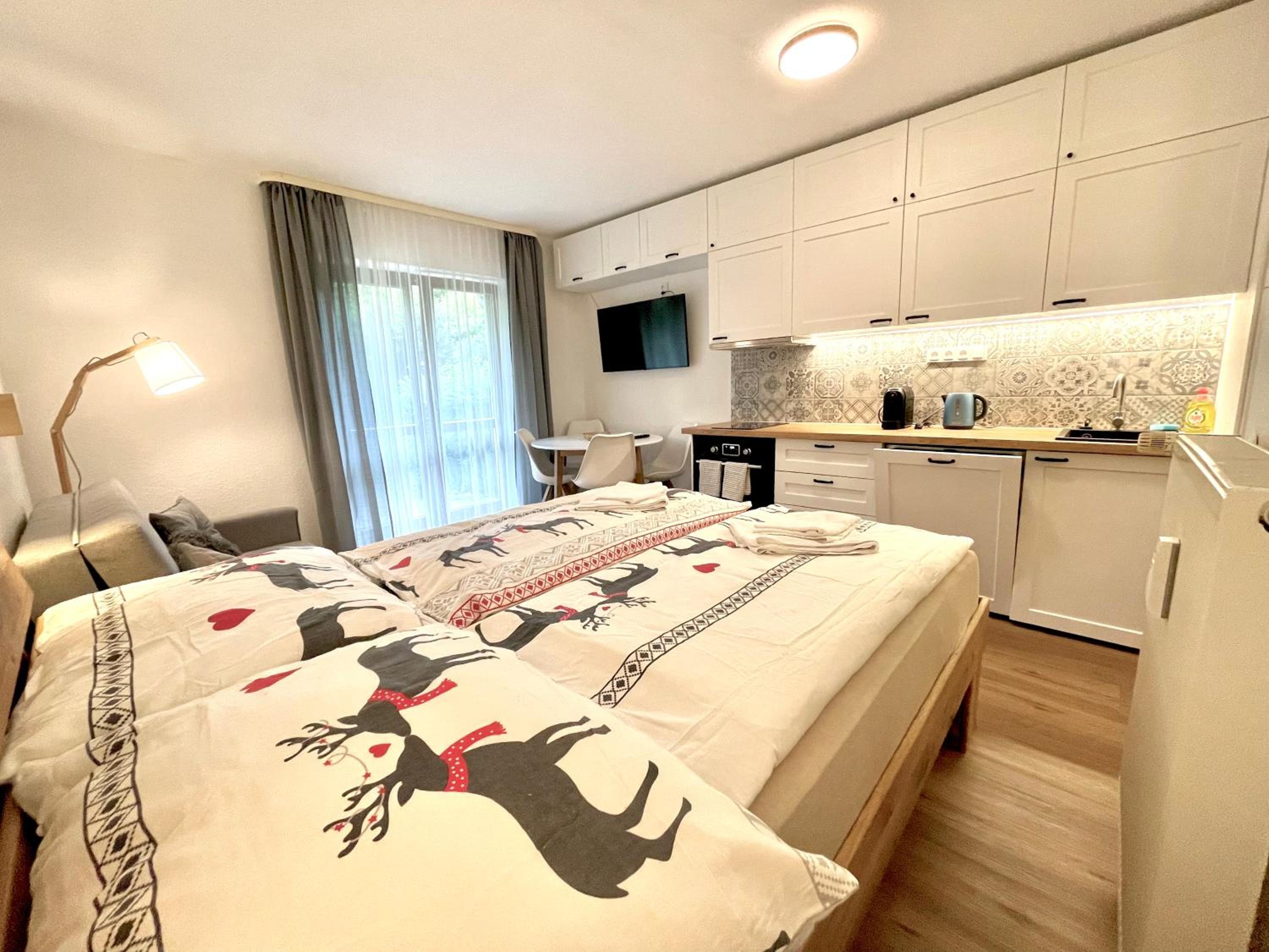 2022 Neu renoviert- Apartments Michaela view 5