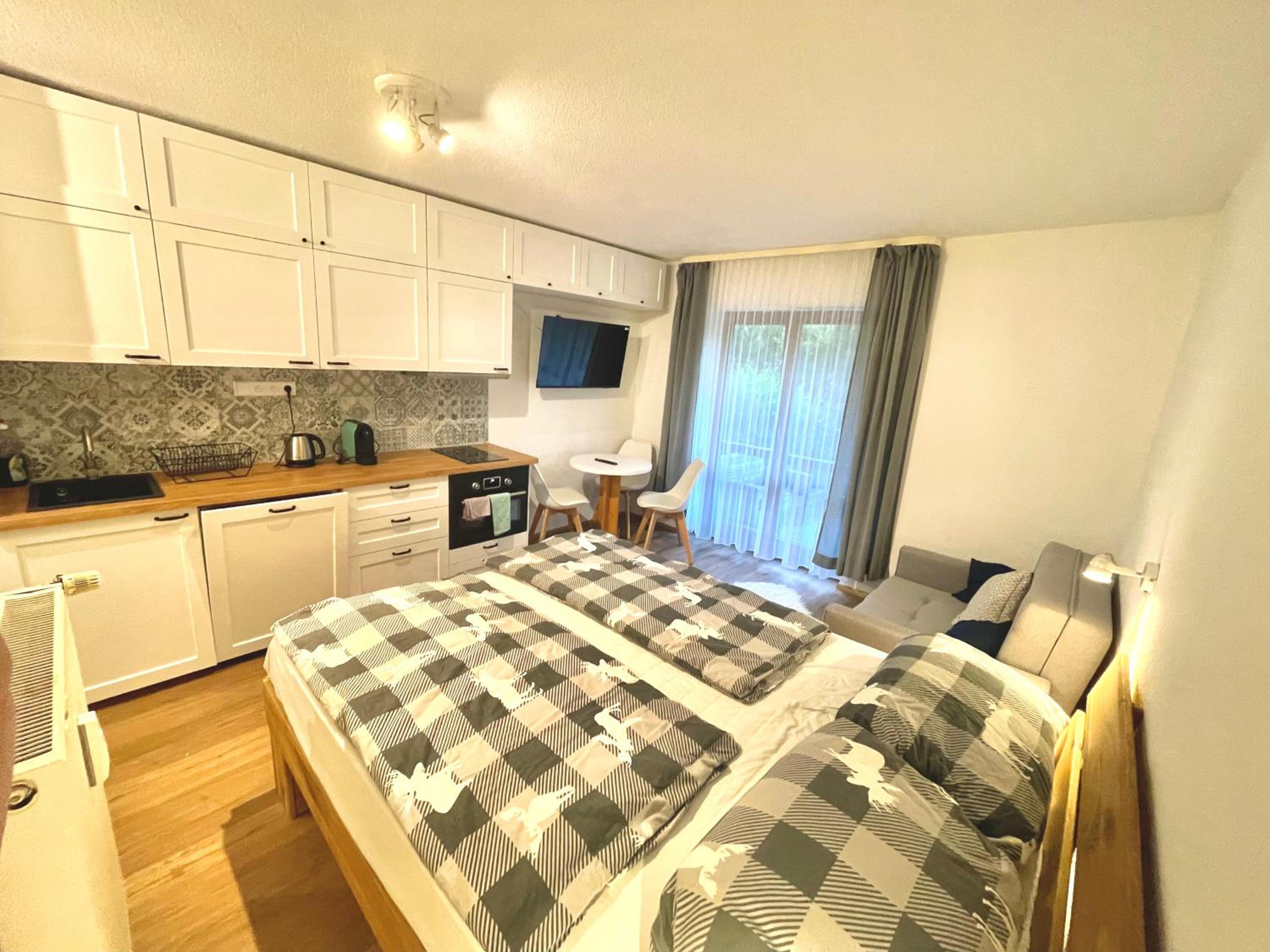 2022 Neu renoviert- Apartments Michaela view 2