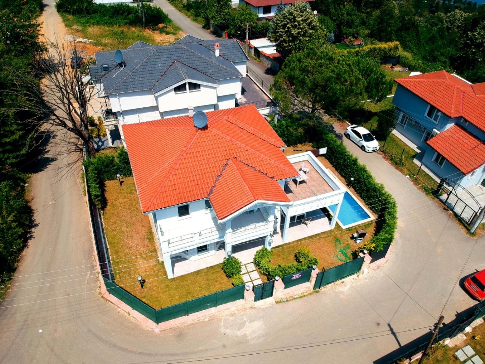 Sapanca Manzara Villa 2 Isıtma Havuzlu view 3