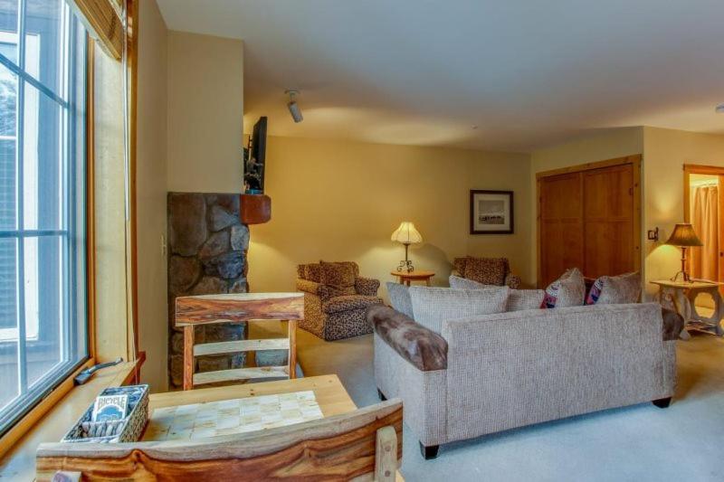 1 Bedroom Plus Murphy Mountain Condo In River Run Village With Hot Tub Access And Walking Distance To Ski view 3
