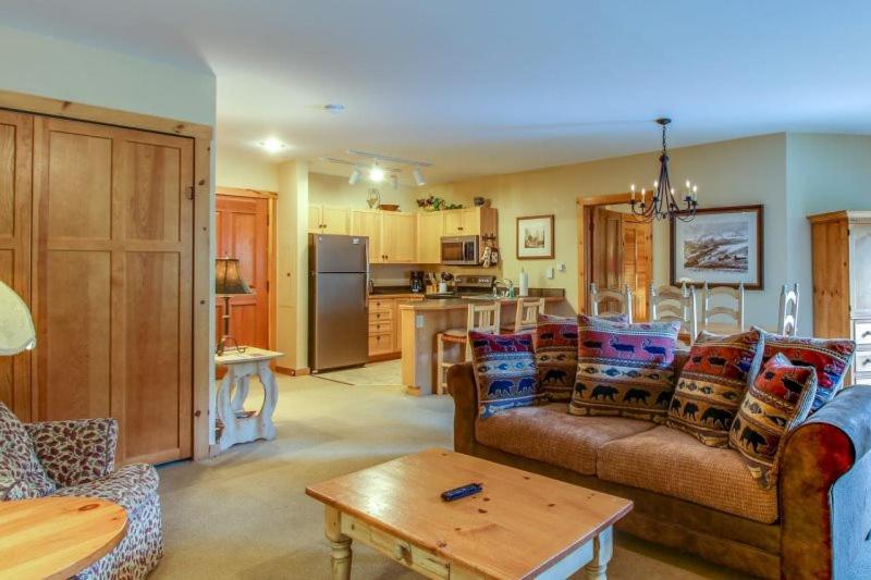 1 Bedroom Plus Murphy Mountain Condo In River Run Village With Hot Tub Access And Walking Distance To Ski view 4