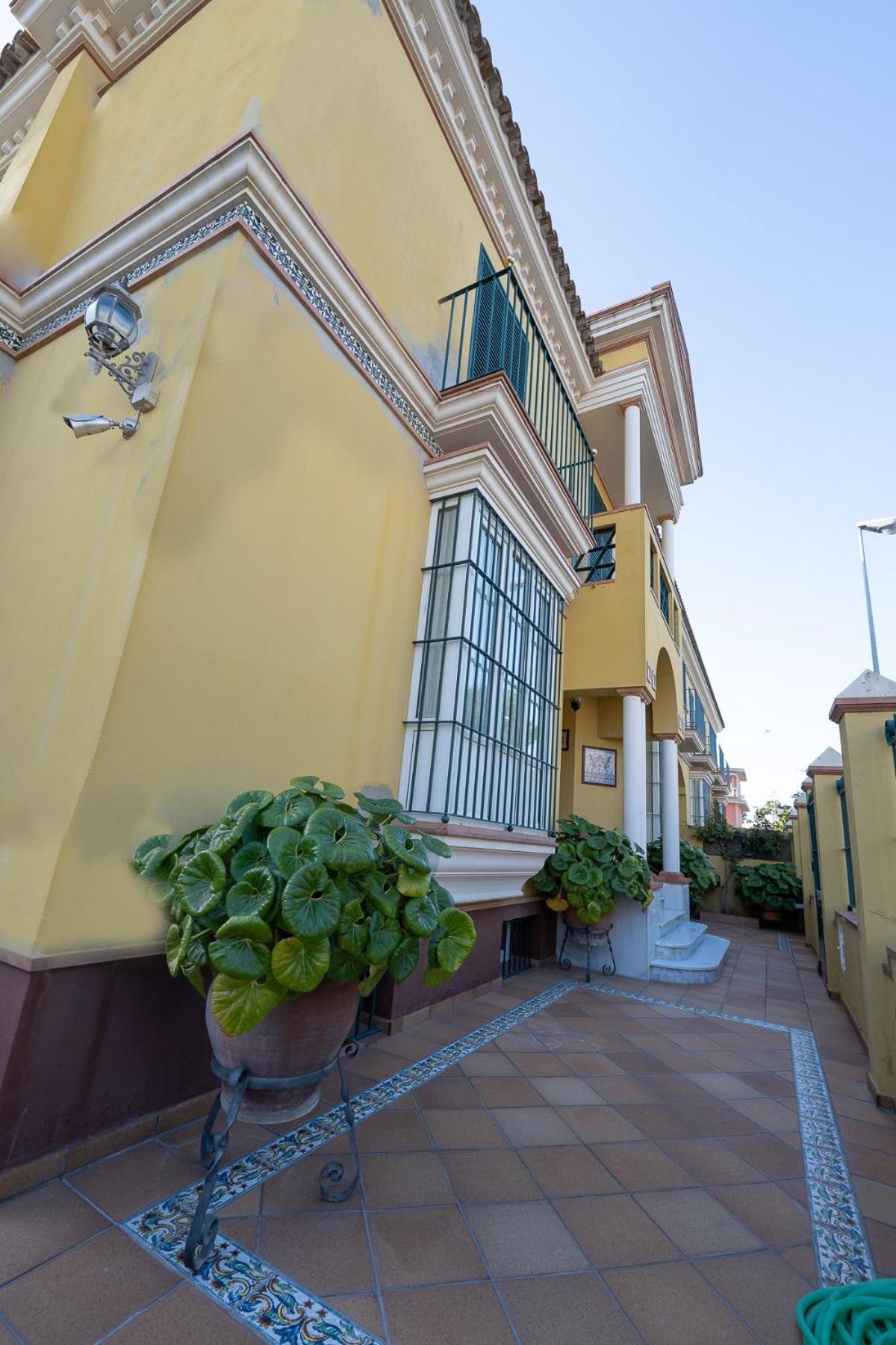 VILLA CAPITAN