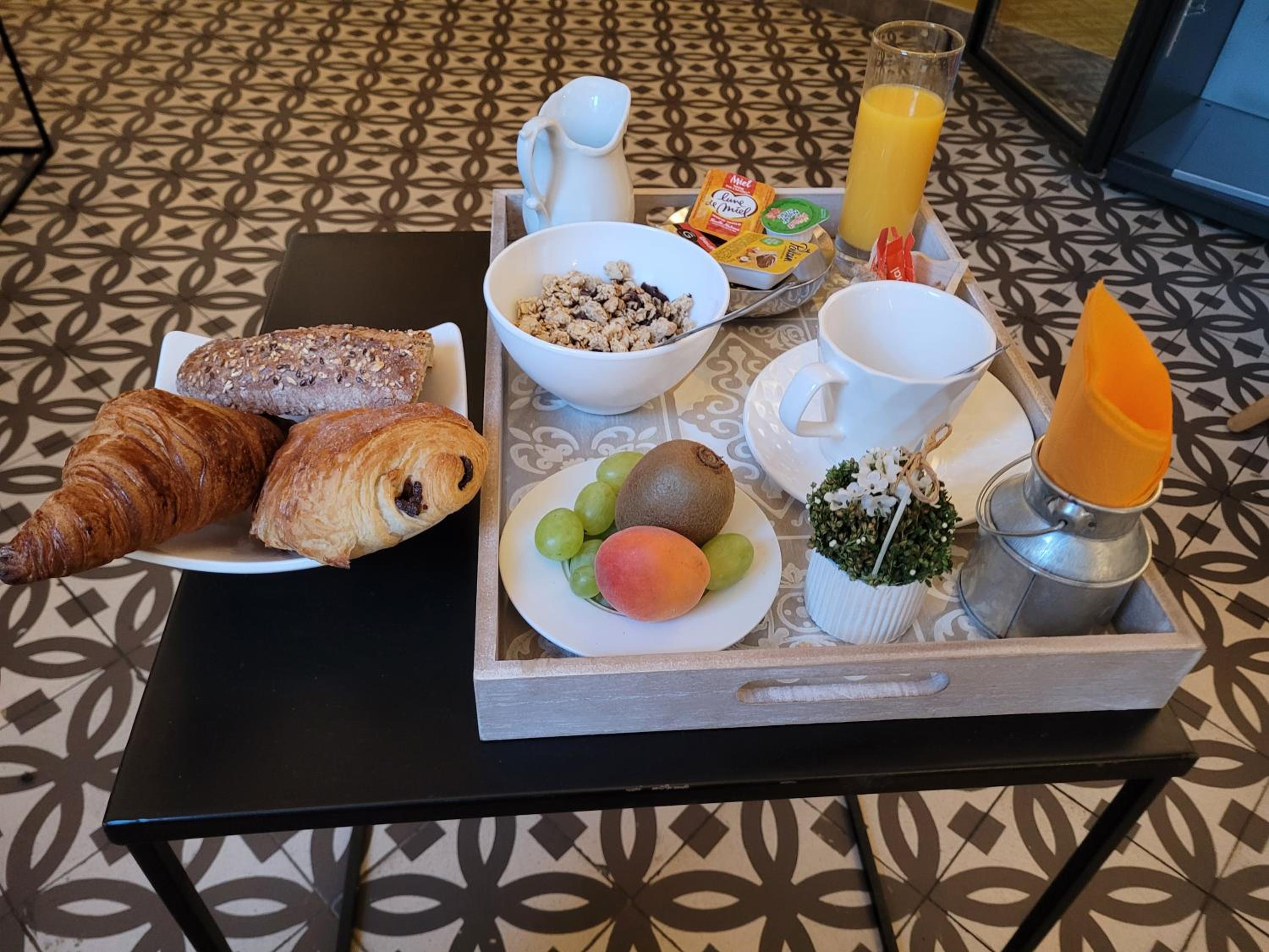 breakfast buffet