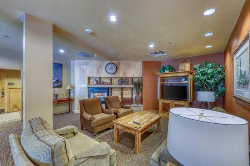 1 Bedroom Mountain Condo In River Run Village With Beautiful Mountain Views And Walking Distance To Ski view 5