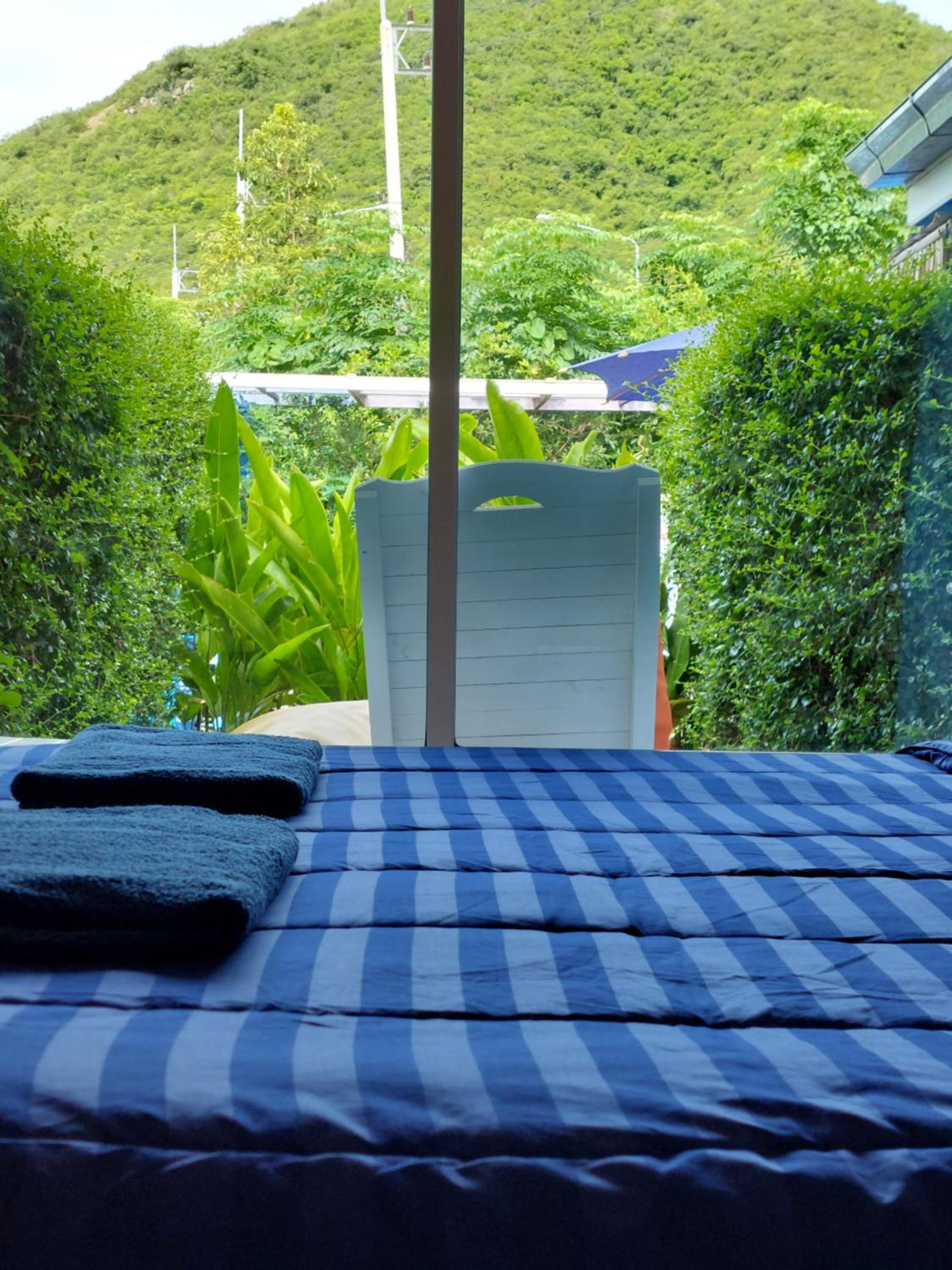 Blue sky Koh larn Resort view 3