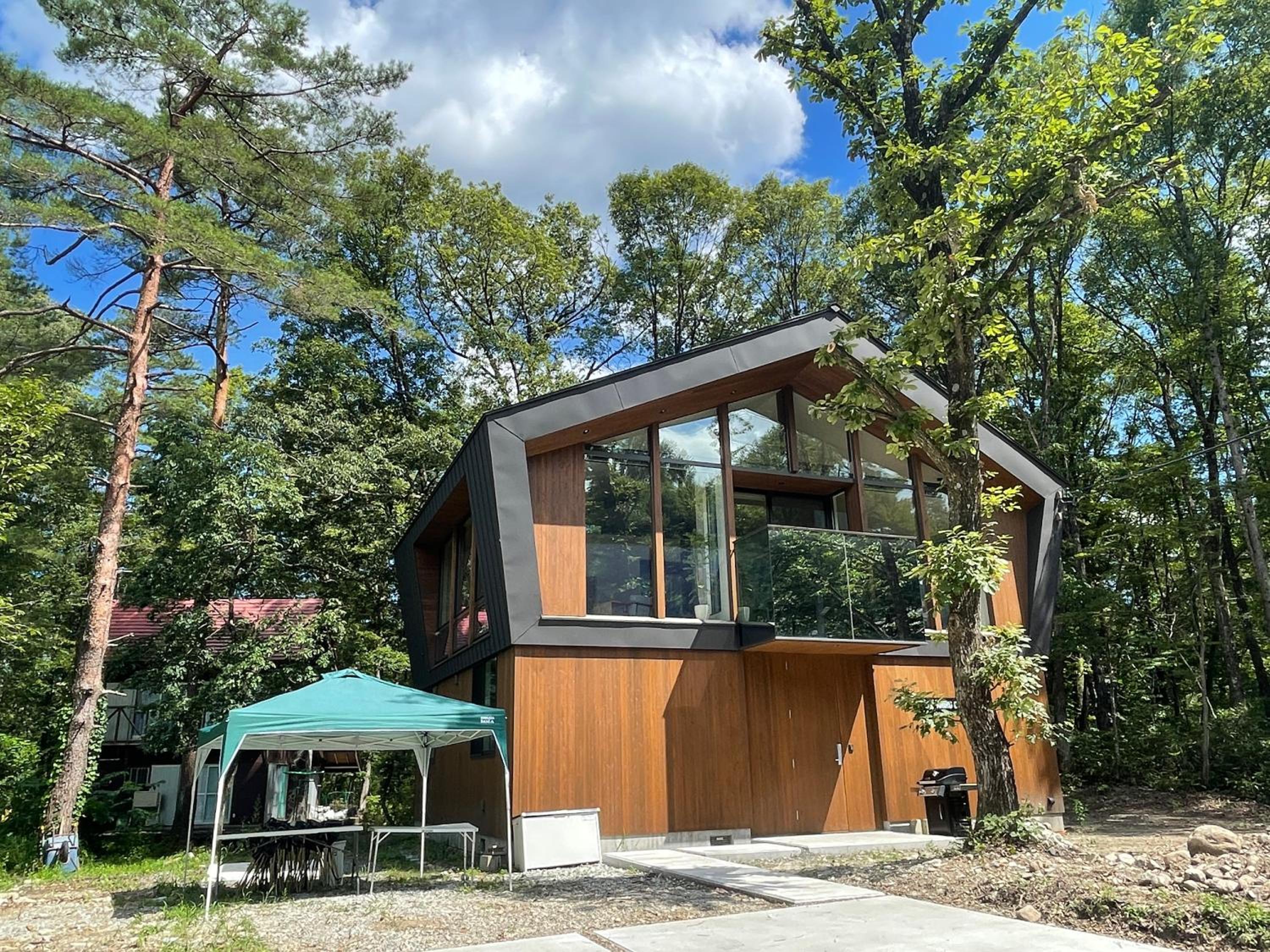 Ahiru Chalet by Hakuba White Fox Company view 4