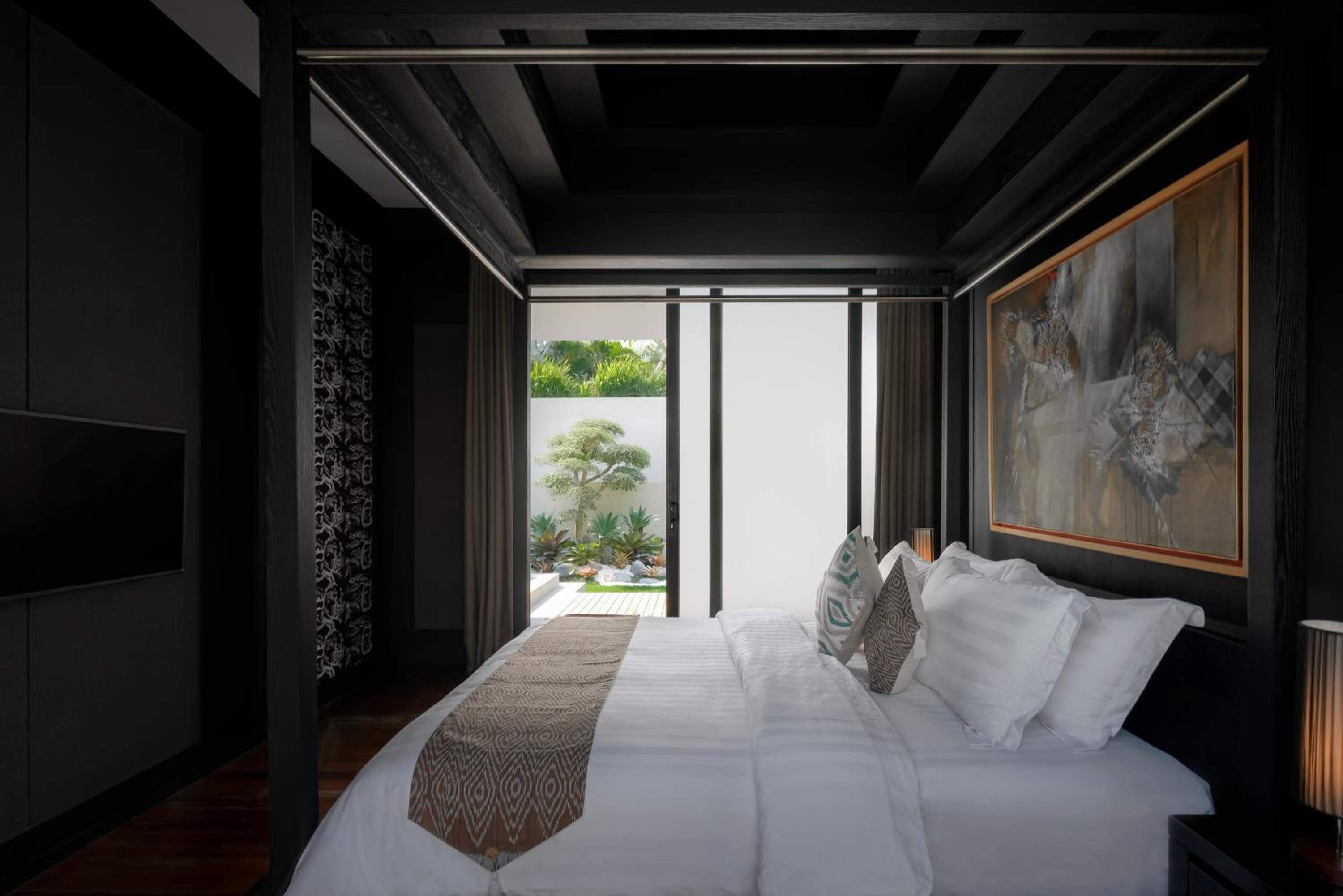 Manhattan In Canggu Luxury Villa by Mahavilas view 3