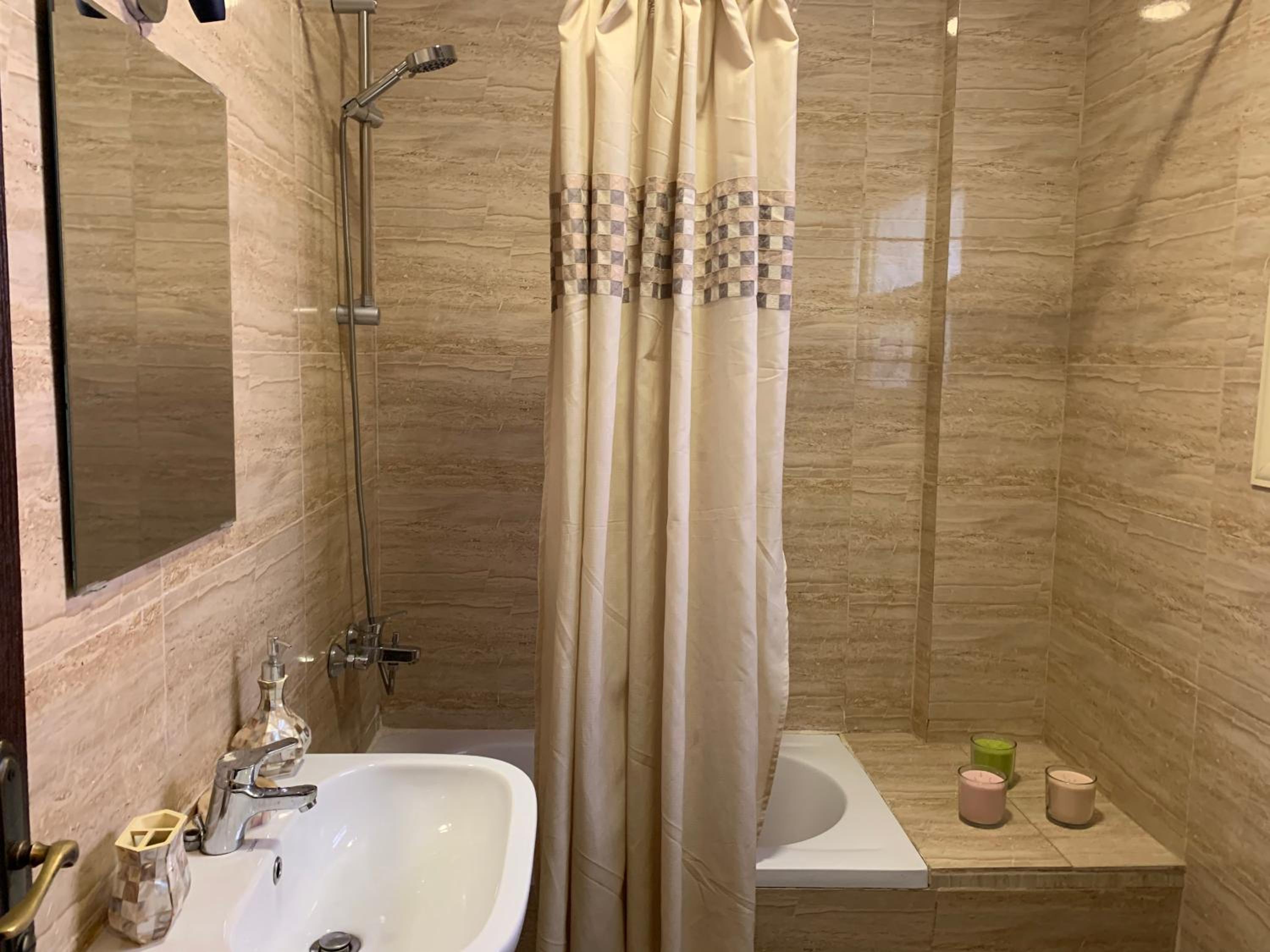 Modern downtown Sheikh Zayed Condo view 3