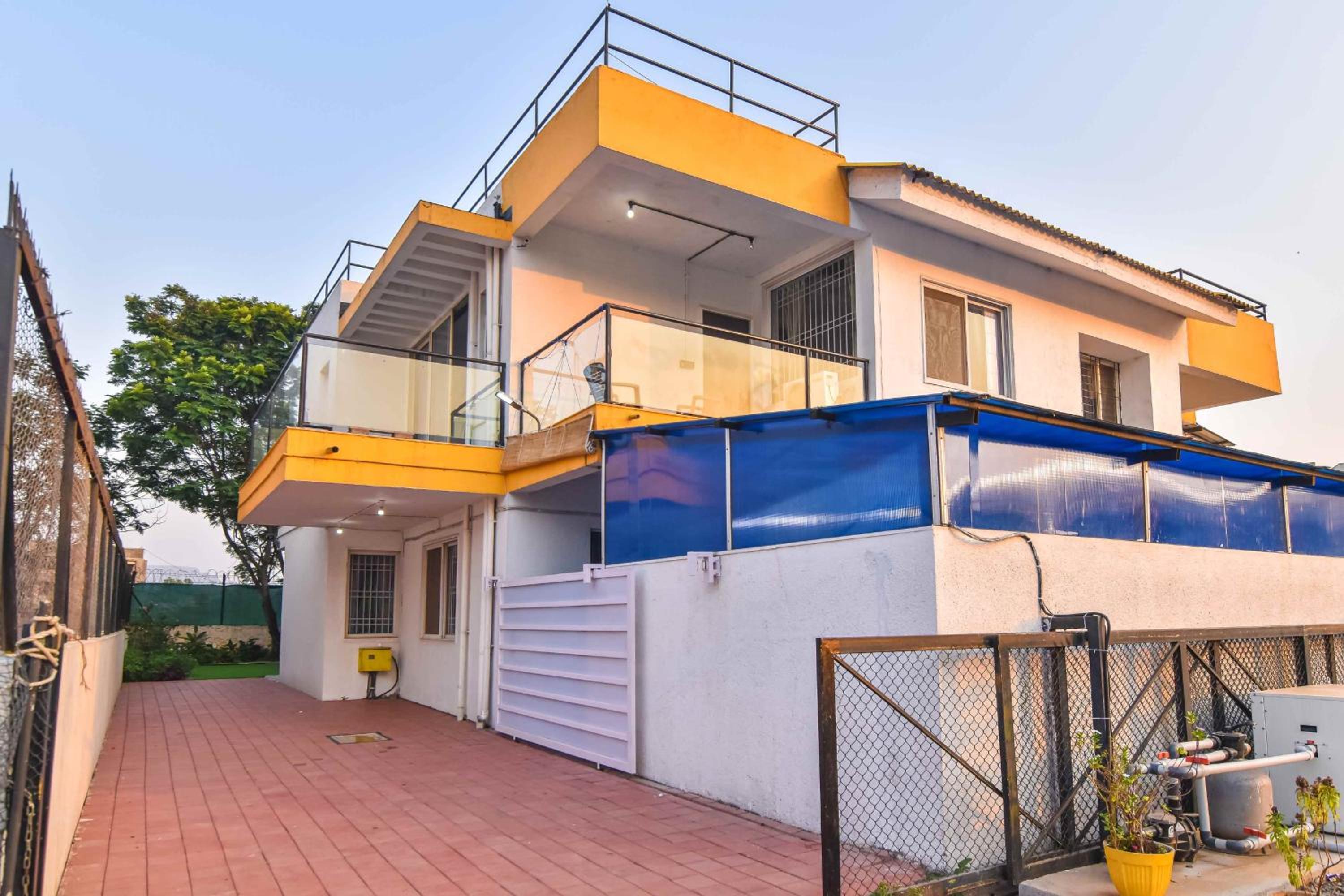 CoCo Loco 3BHK