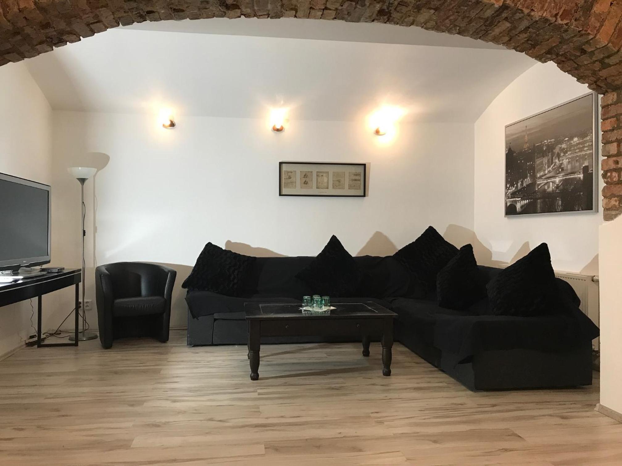 3 Bed Flat - Sleeps 20 - Smoking room - Wifi
