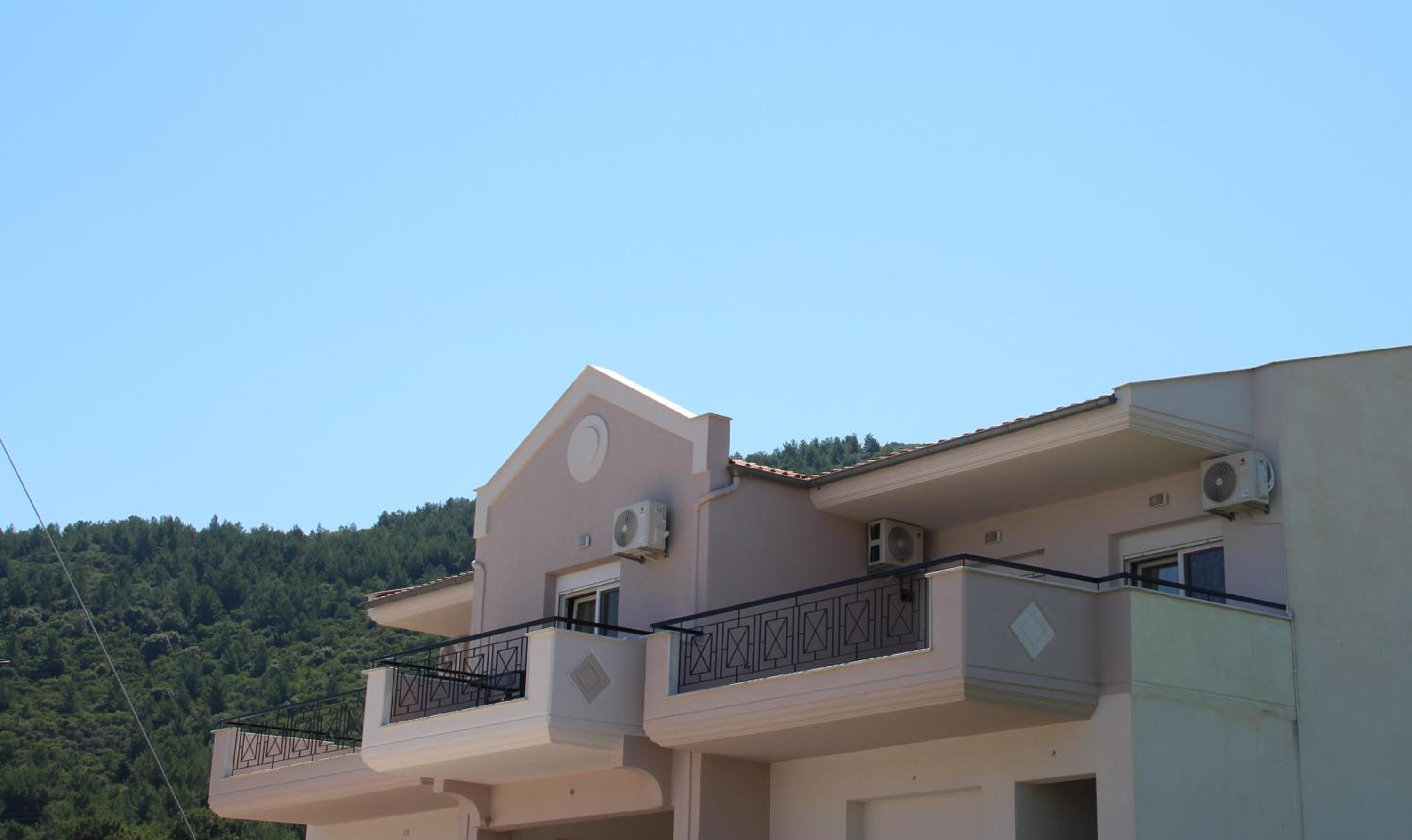 Xanthiotis Apartments