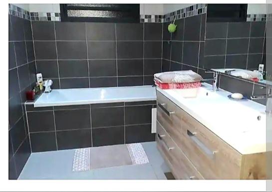 Chambre privée dans maison view 3