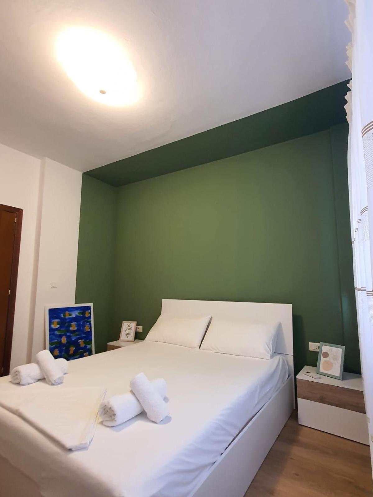 HERIS'S APARTMENT