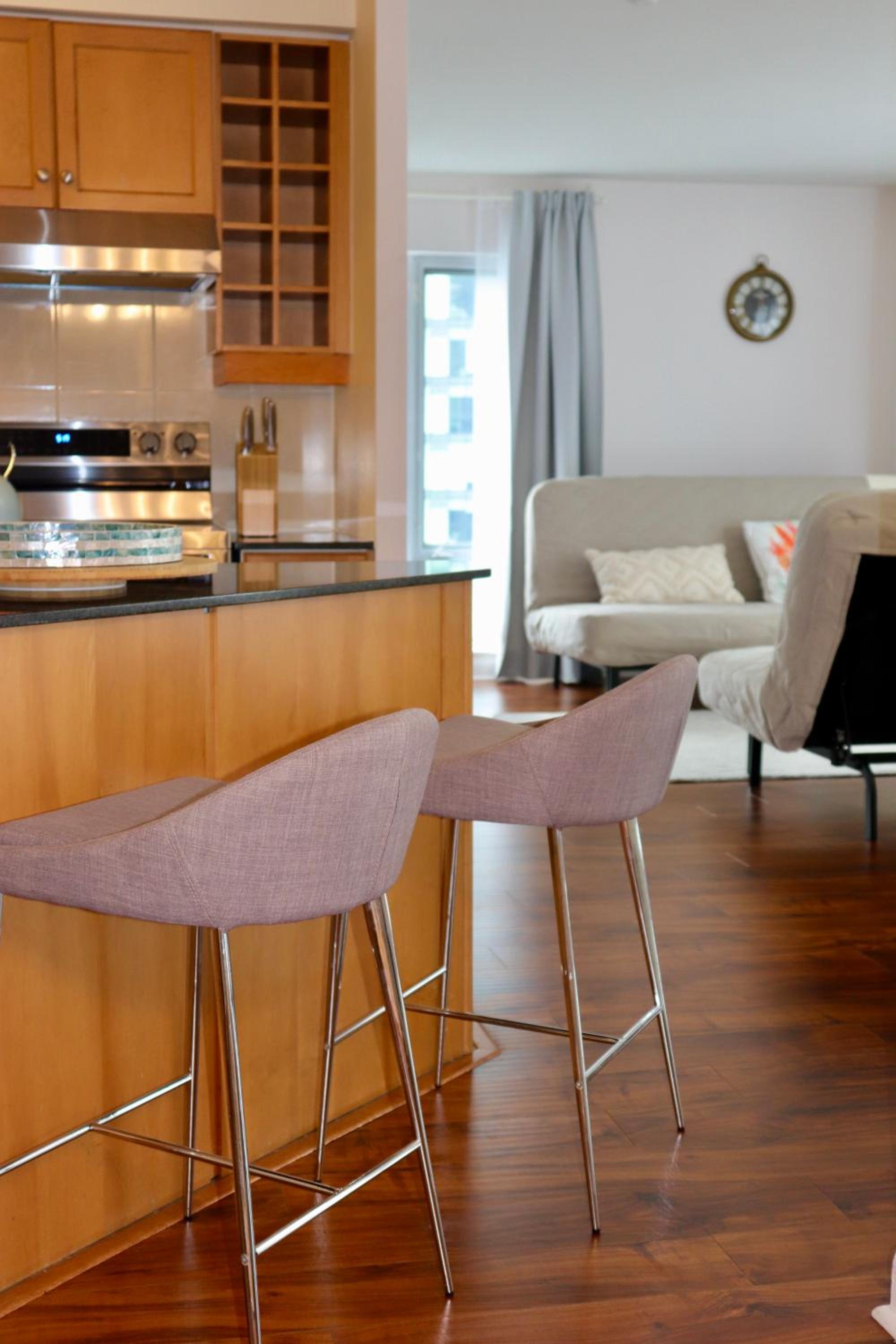Apartment/2Bedrooms/2 Full Bathrooms/Free parking