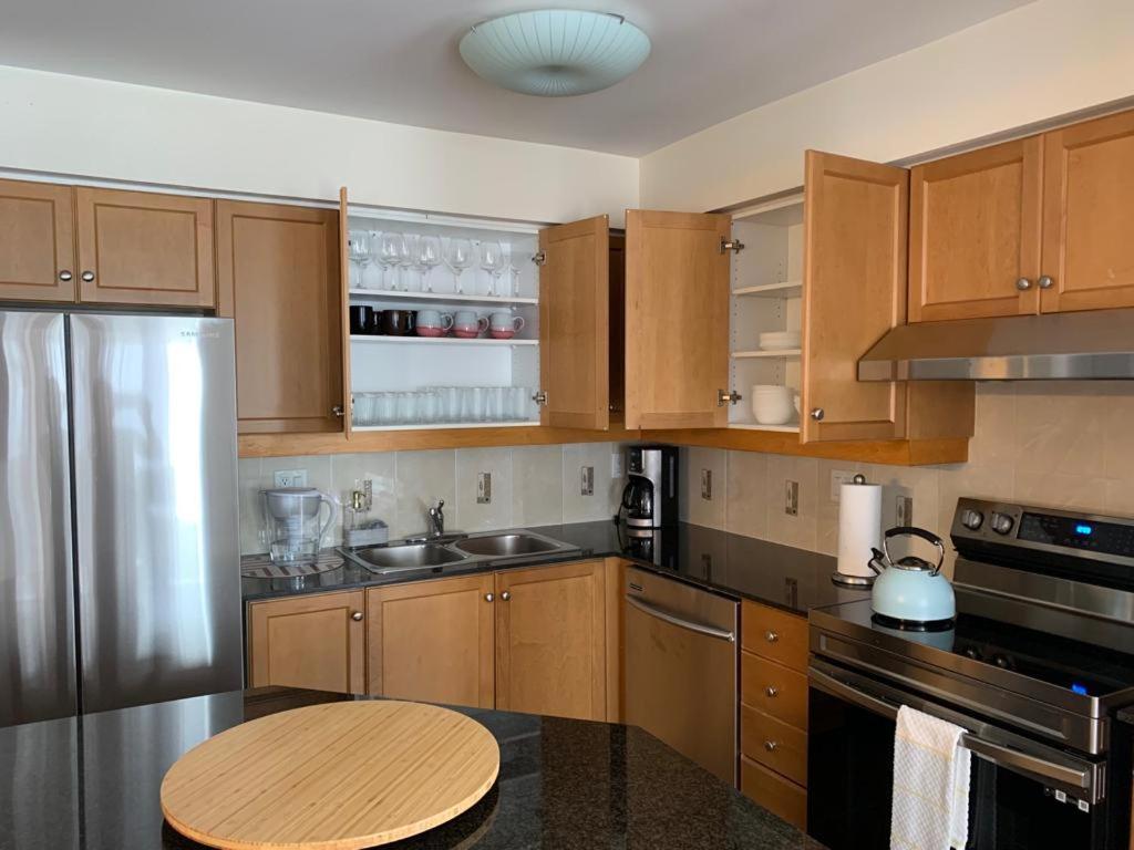 Apartment/2Bedrooms/2 Full Bathrooms/Free parking