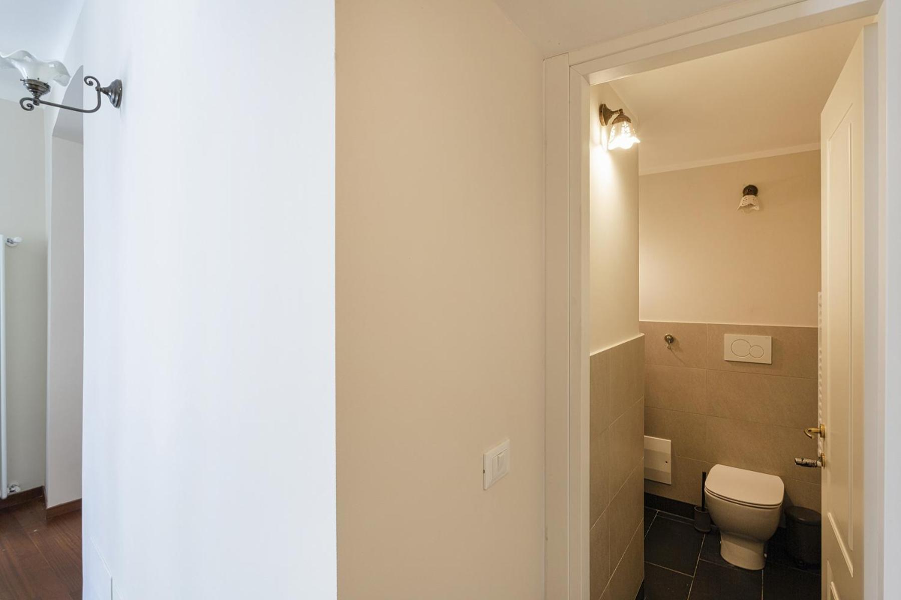 Lomellini Palace Apartments by Wonderful Italy view 4