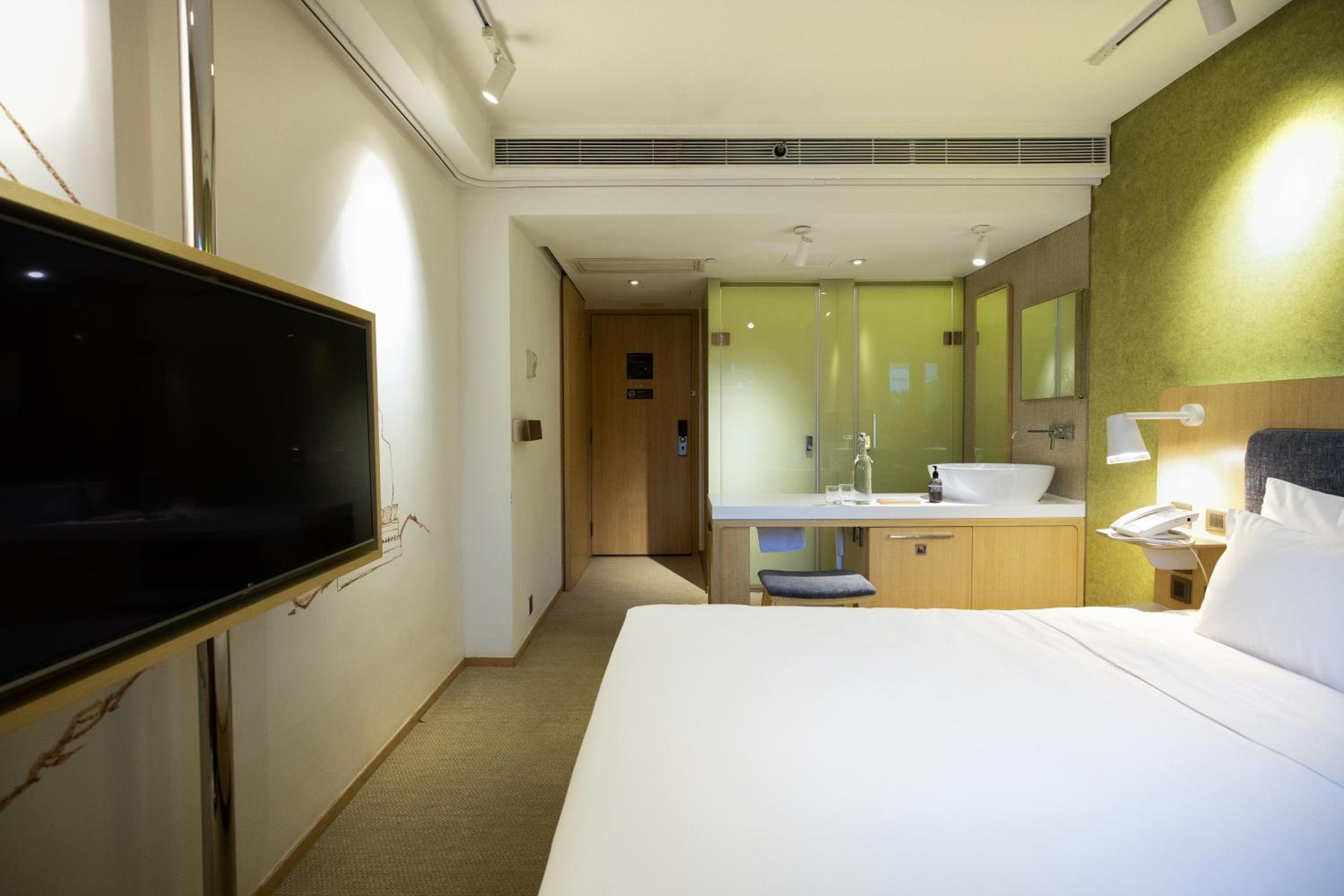 Eaton HK - Langham Hospitality Group