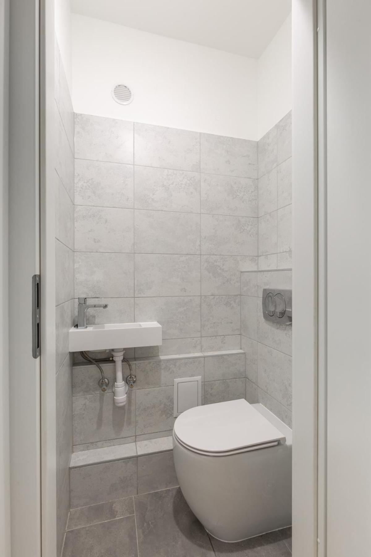 Cozy 3-bedroom Apartment in the Heart of Budapest view 3