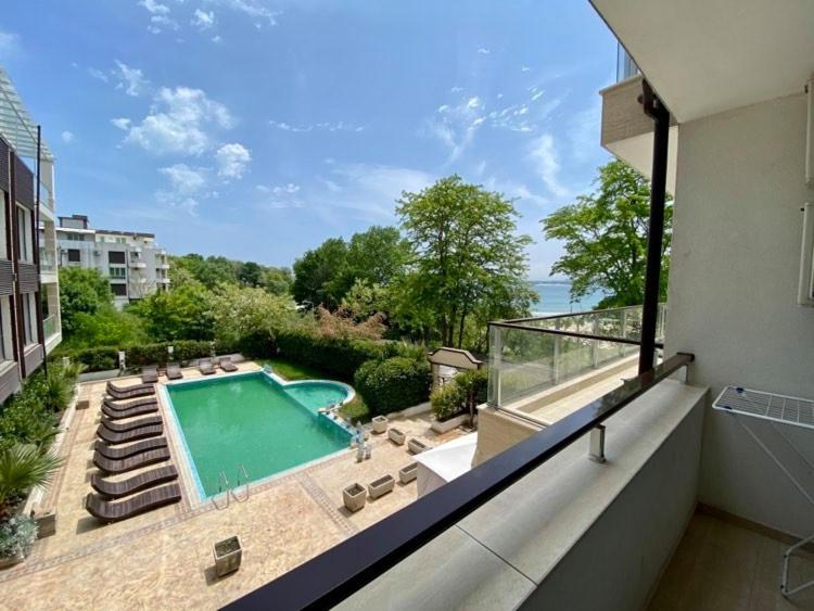 Green Paradise Deluxe Apartments