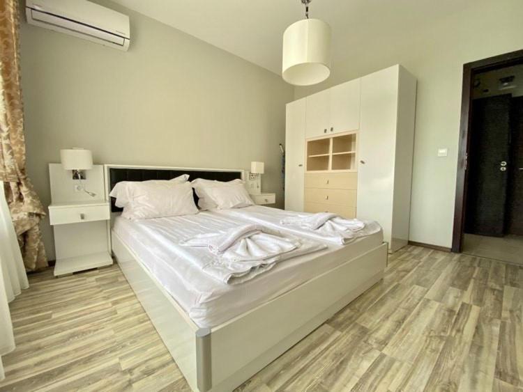 Green Paradise Deluxe Apartments