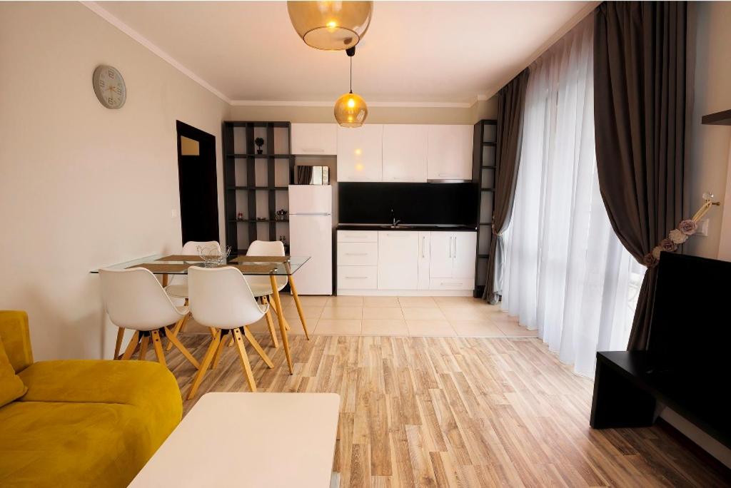 Green Paradise Deluxe Apartments