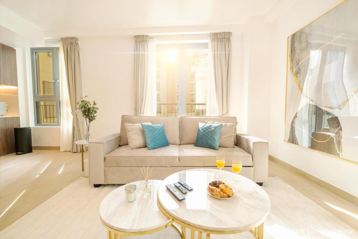 LUX The La Mer by The Sea Suite 4
