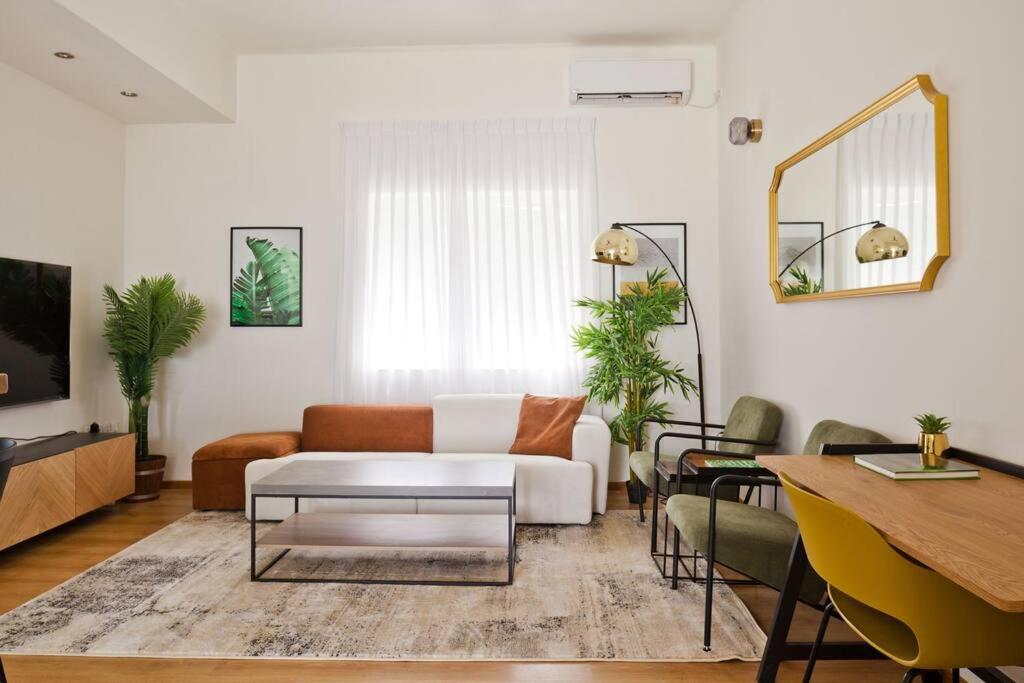 ^Superior 1 BR in the heart of the old north^ view 5