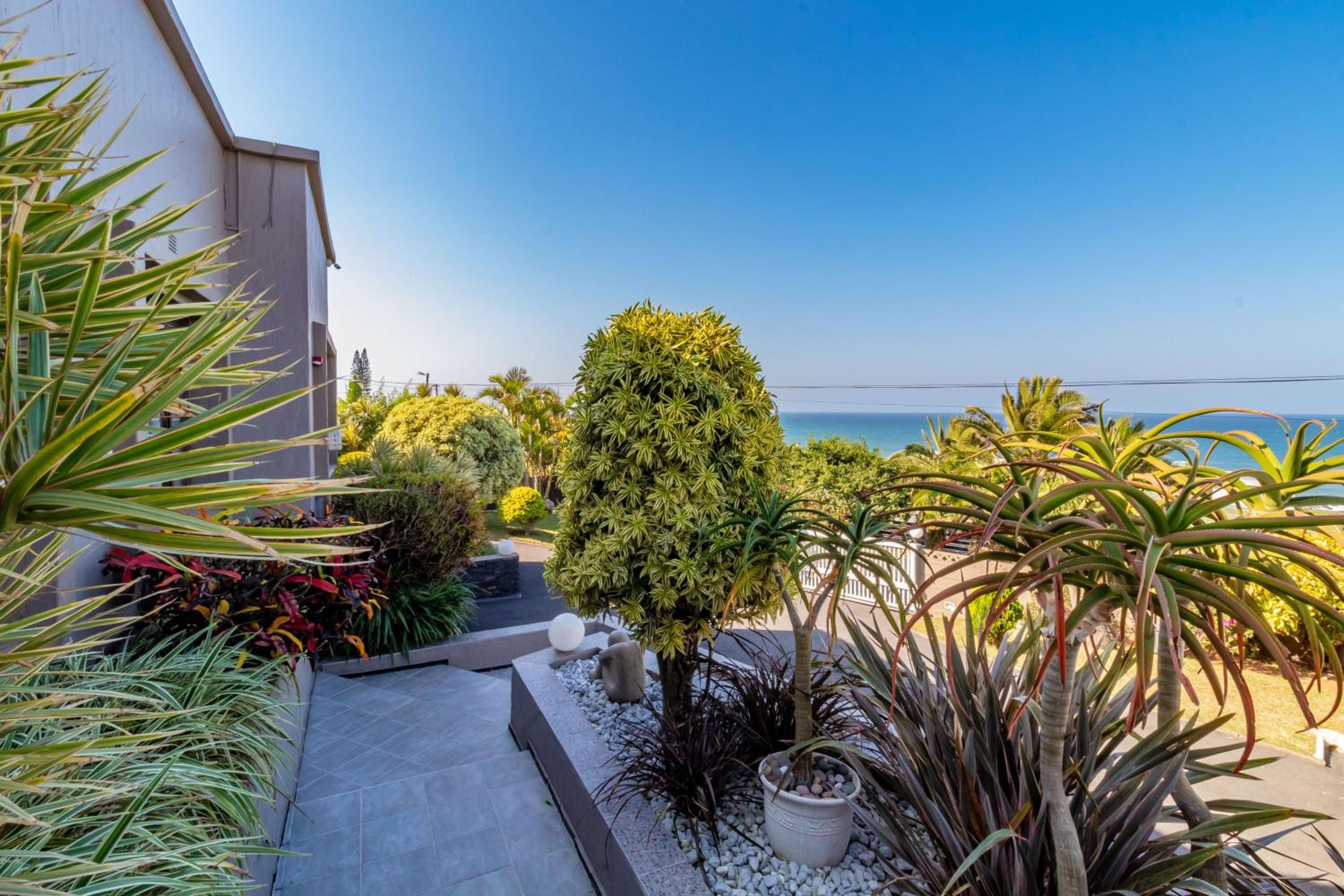 Vista Oceana – 4 Bedroom, Uvongo, Manaba Beach view 5