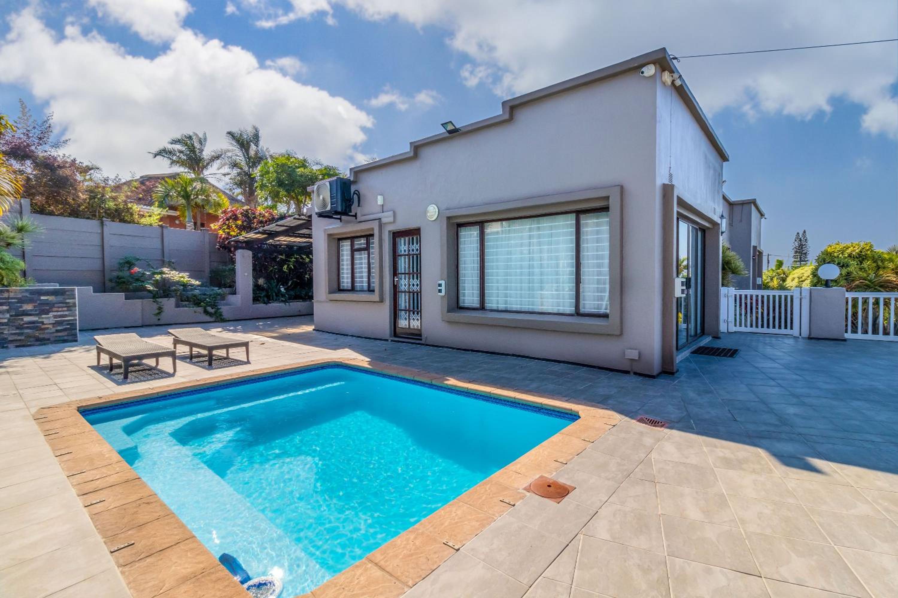 Vista Oceana – 4 Bedroom, Uvongo, Manaba Beach view 4