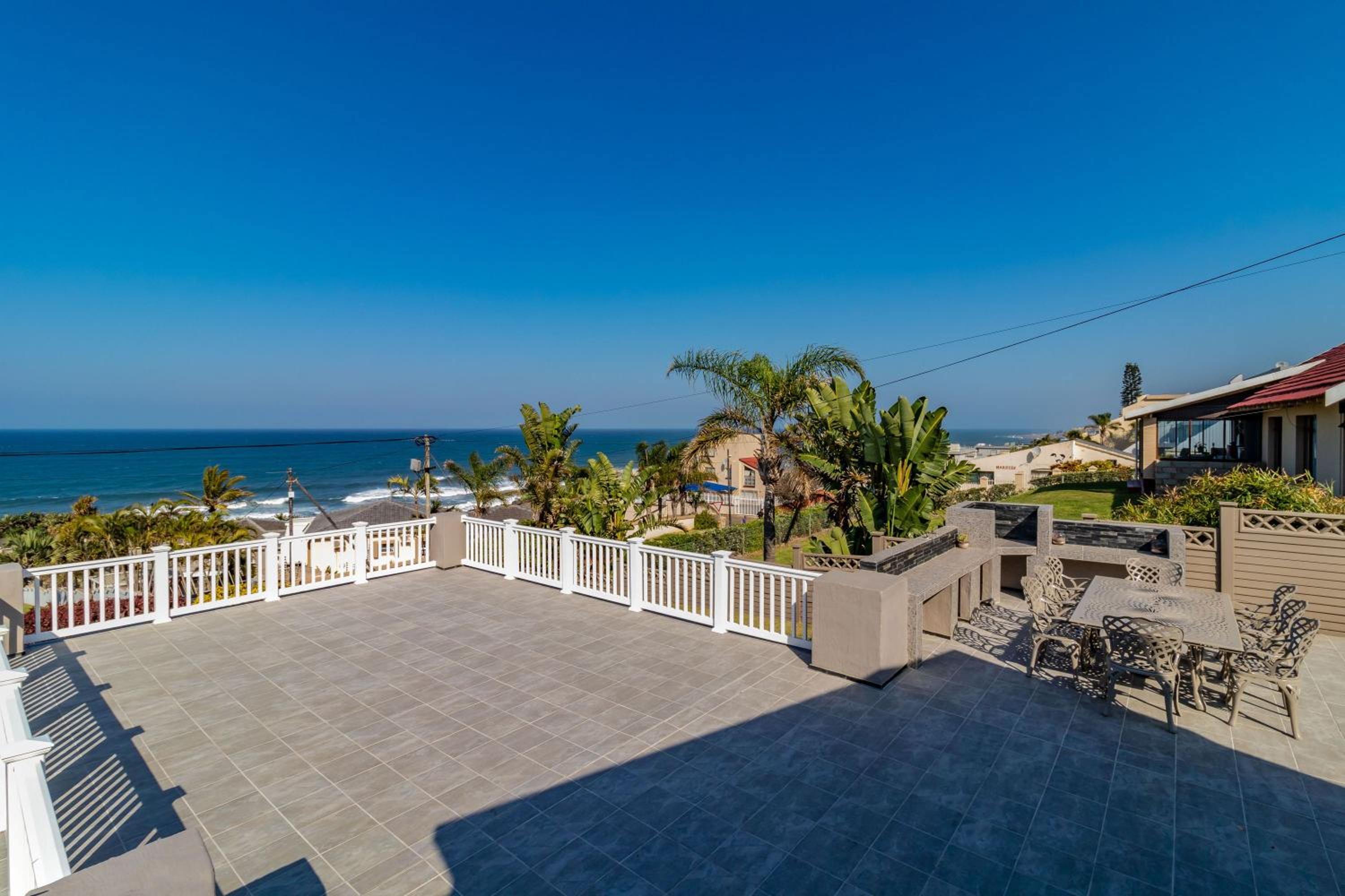 Vista Oceana – 4 Bedroom, Uvongo, Manaba Beach view 2