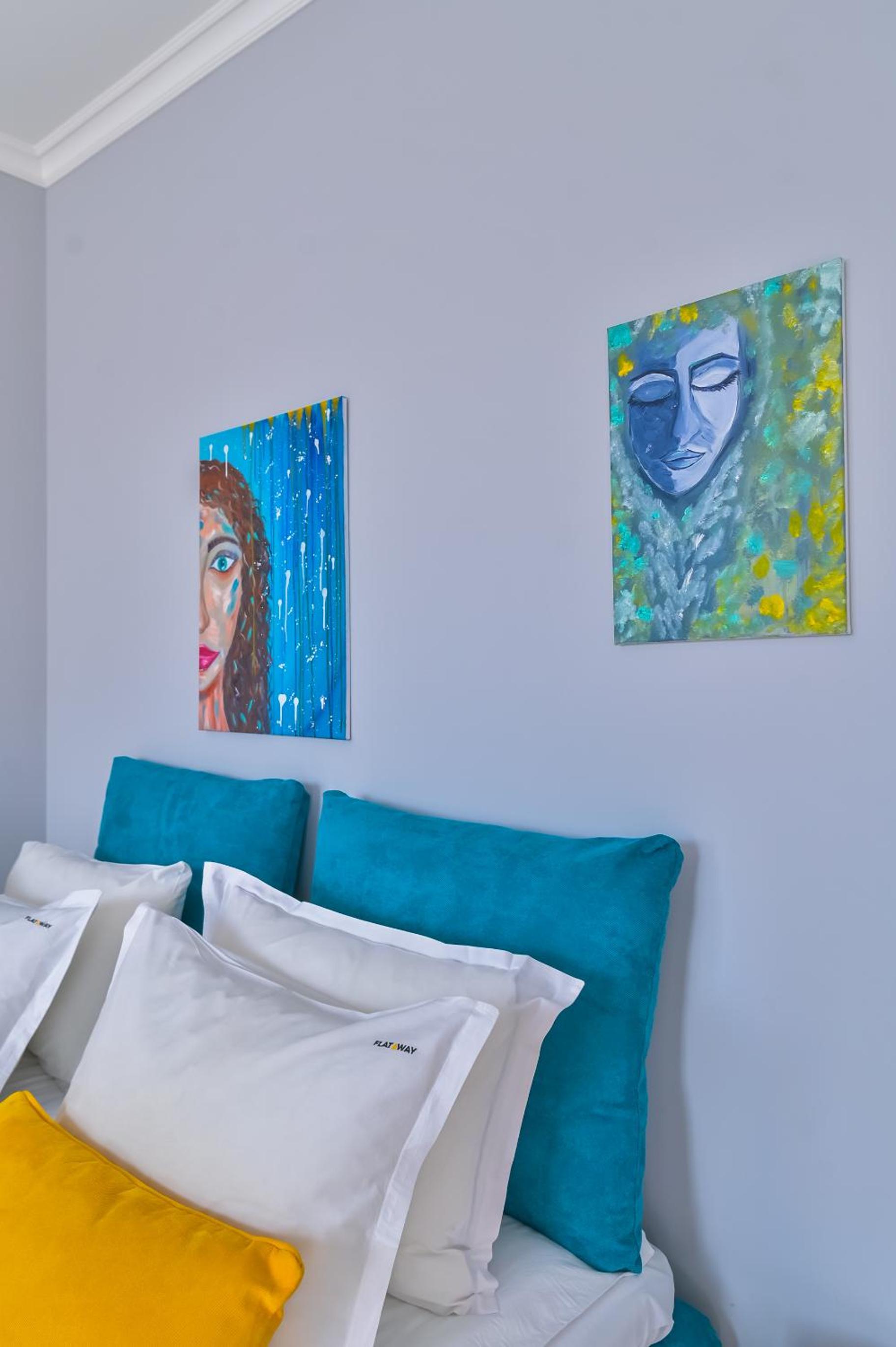 - The Blue Apartment - 1BD with Artistic Interior Design by Flat Mаnager view 5