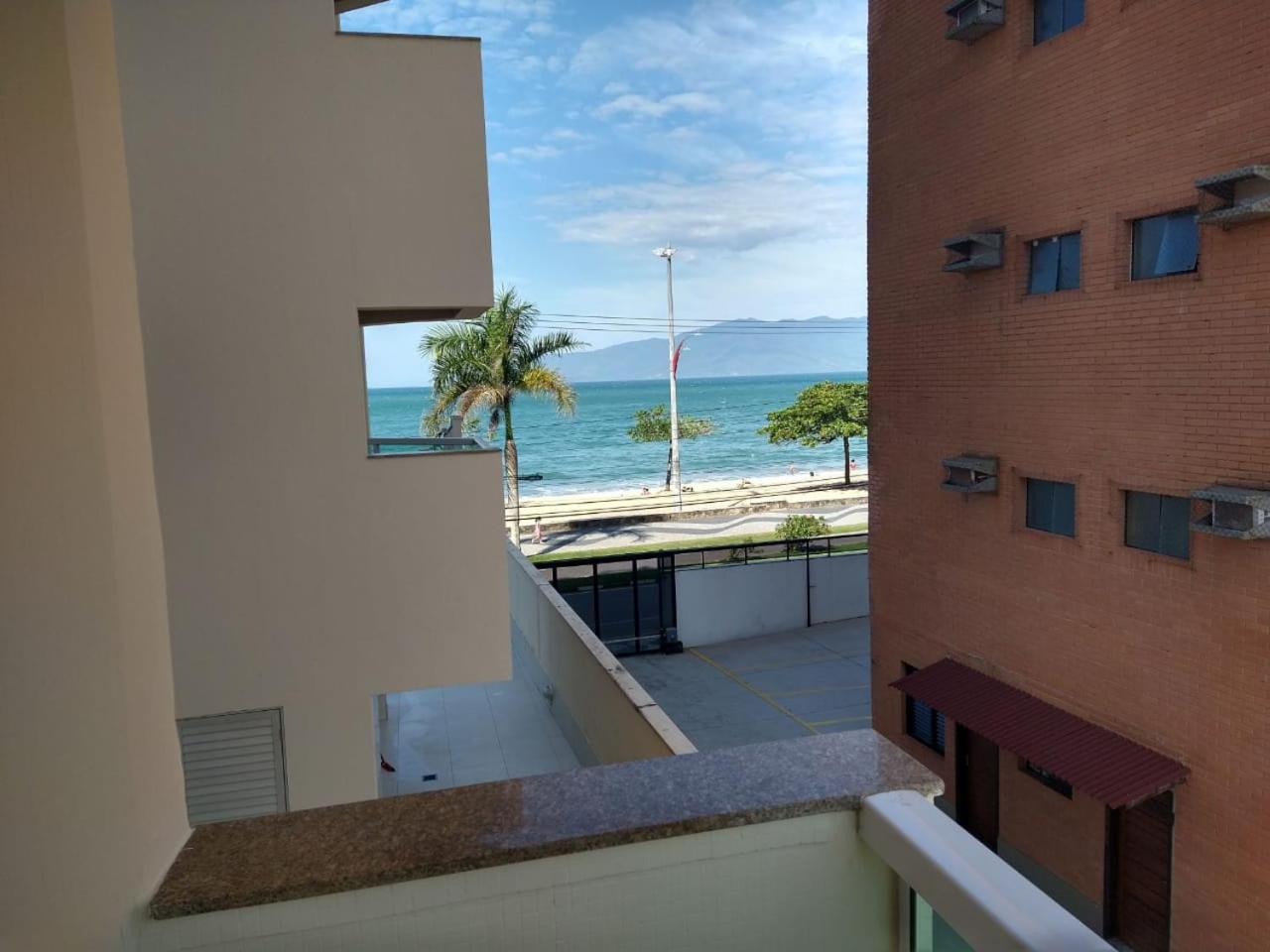 Ap na Avenida da Praia