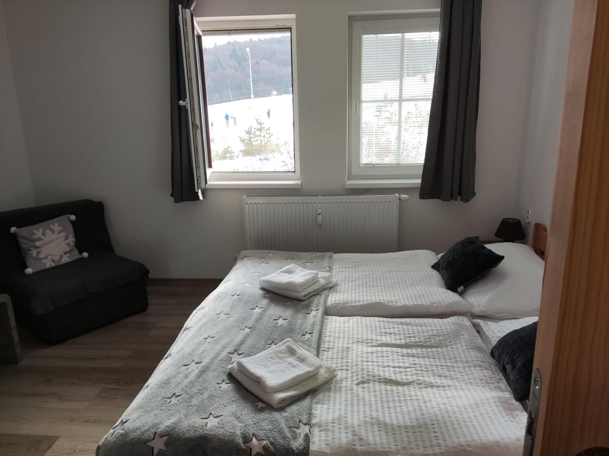 Apartmán Na zjazdovke, chata Borovica, Valča view 3