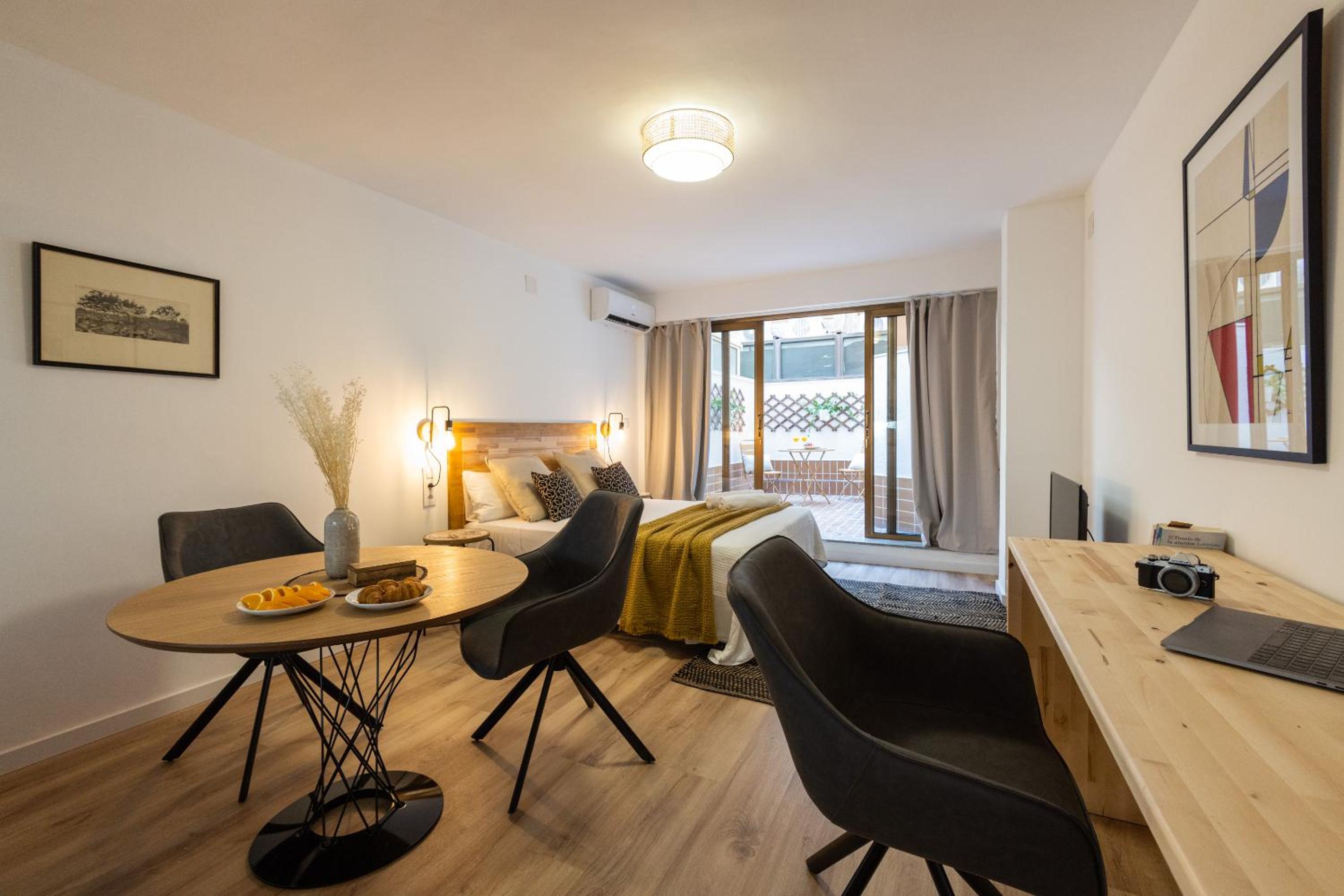 FLORIT FLATS - The Apolo Suite - main view