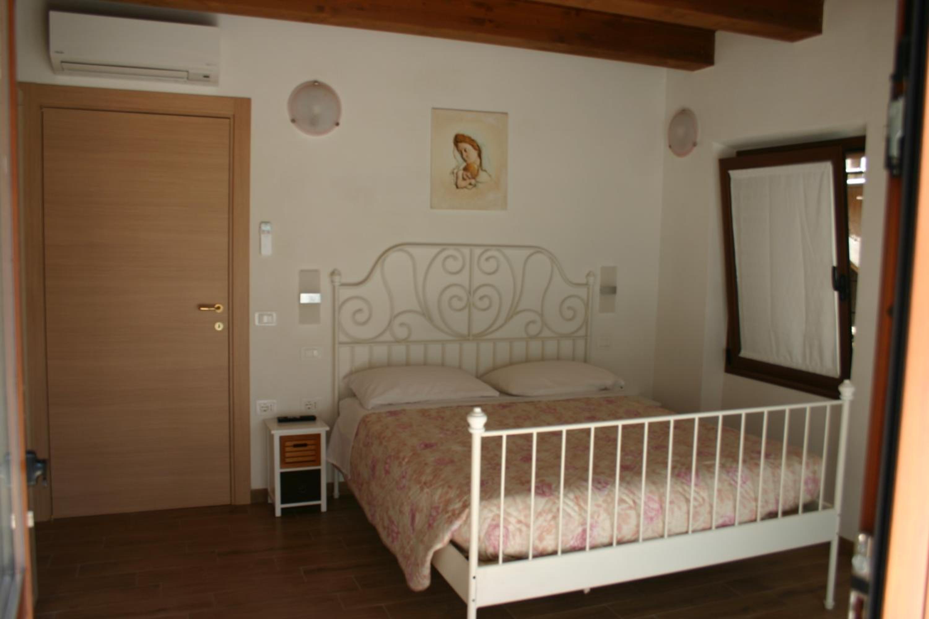 Photo 35